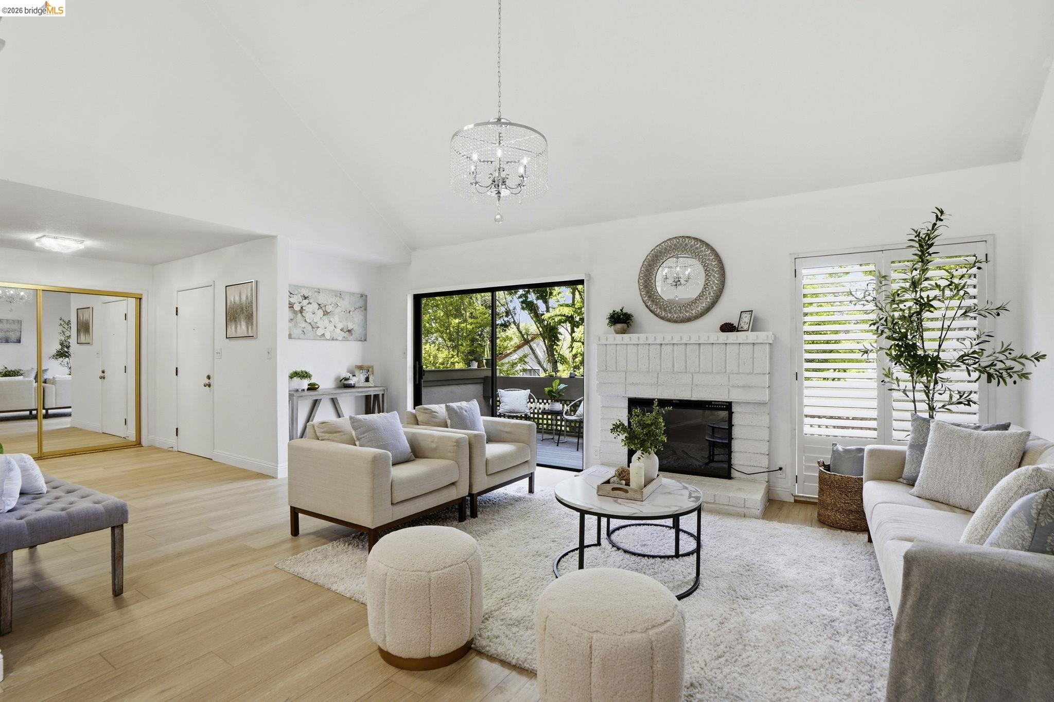 Detail Gallery Image 2 of 31 For 239 Paseo Bernal, Moraga,  CA 94556 - 3 Beds | 3 Baths