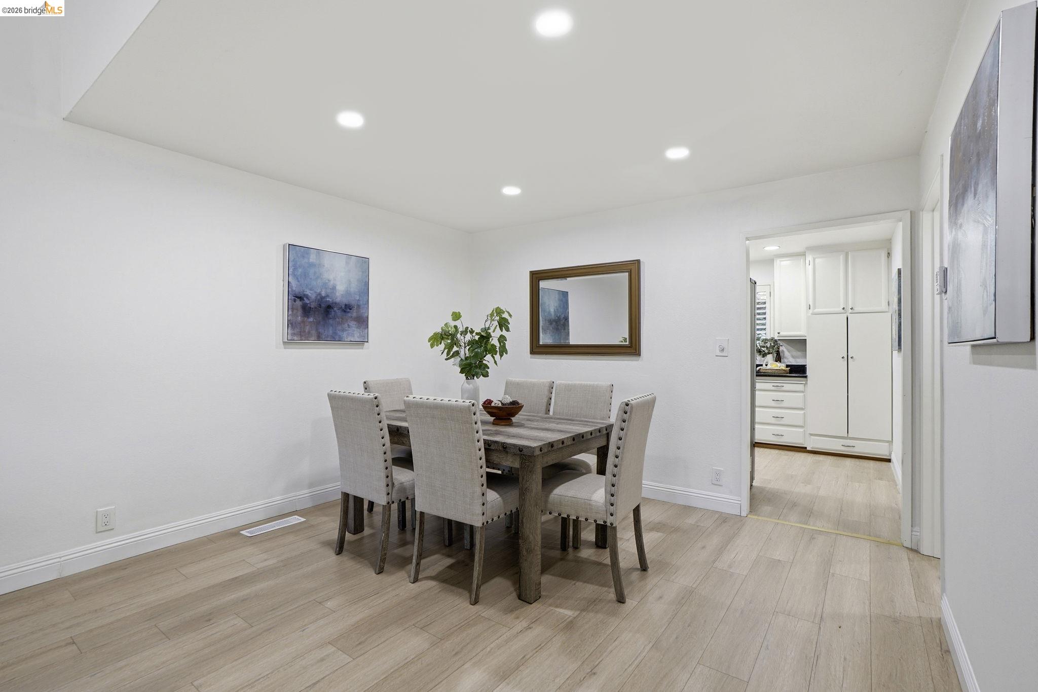 Detail Gallery Image 4 of 31 For 239 Paseo Bernal, Moraga,  CA 94556 - 3 Beds | 3 Baths