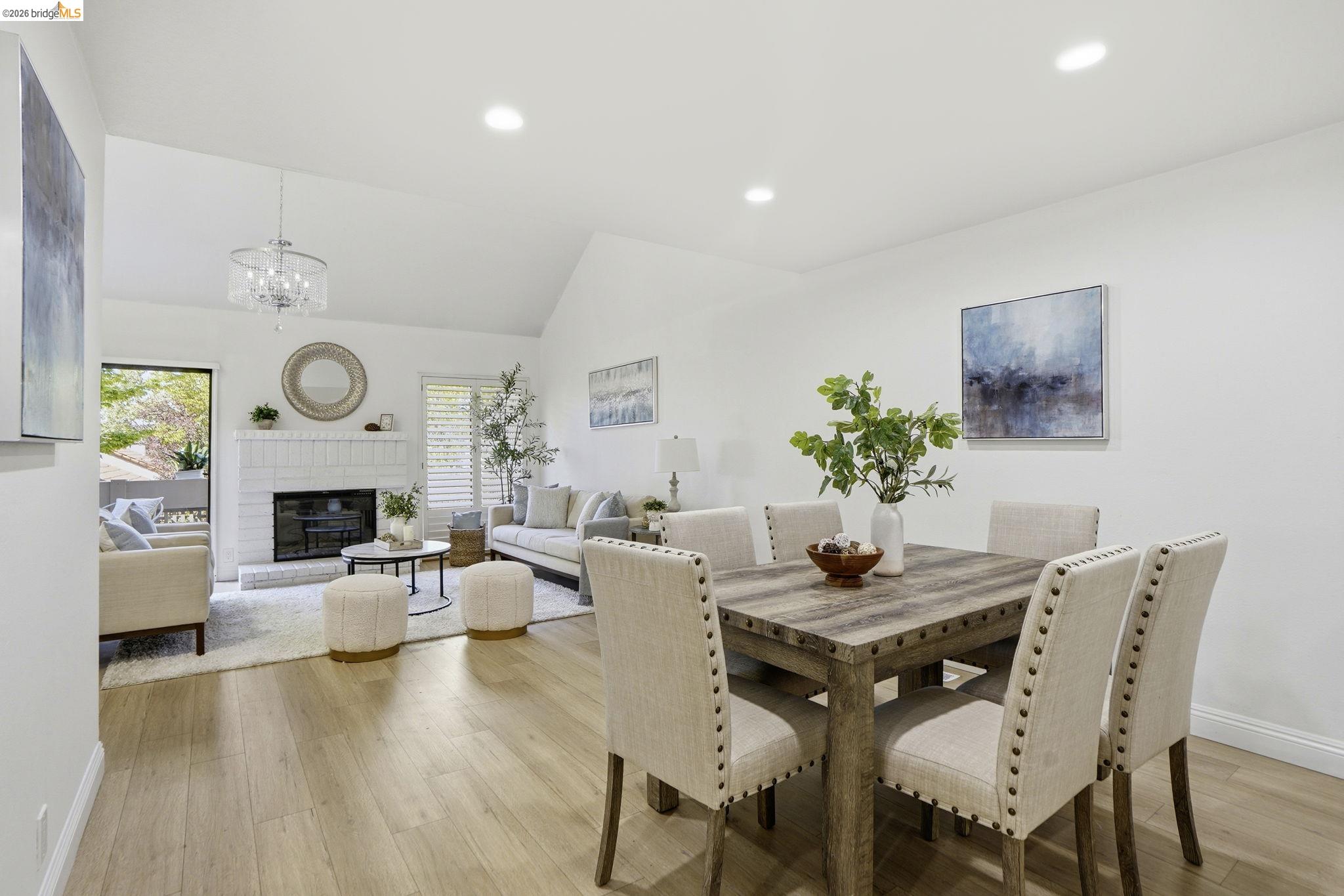 Detail Gallery Image 5 of 31 For 239 Paseo Bernal, Moraga,  CA 94556 - 3 Beds | 3 Baths