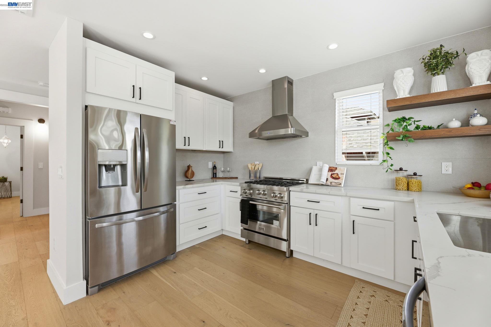 Detail Gallery Image 16 of 44 For 1841 Vine St, Berkeley,  CA 94703 - 5 Beds | 3 Baths