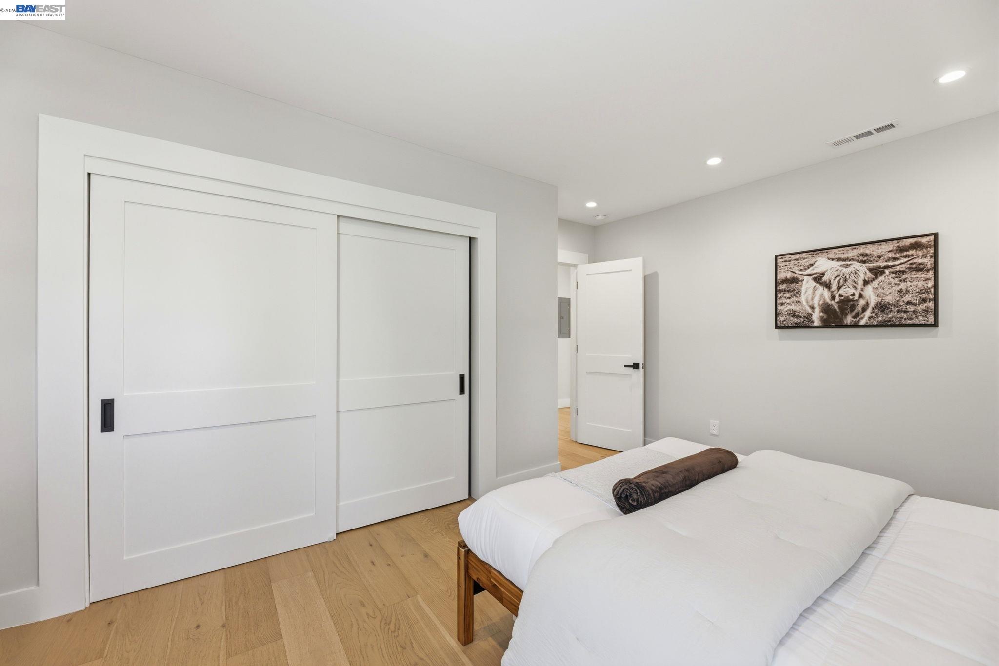 Detail Gallery Image 25 of 44 For 1841 Vine St, Berkeley,  CA 94703 - 5 Beds | 3 Baths