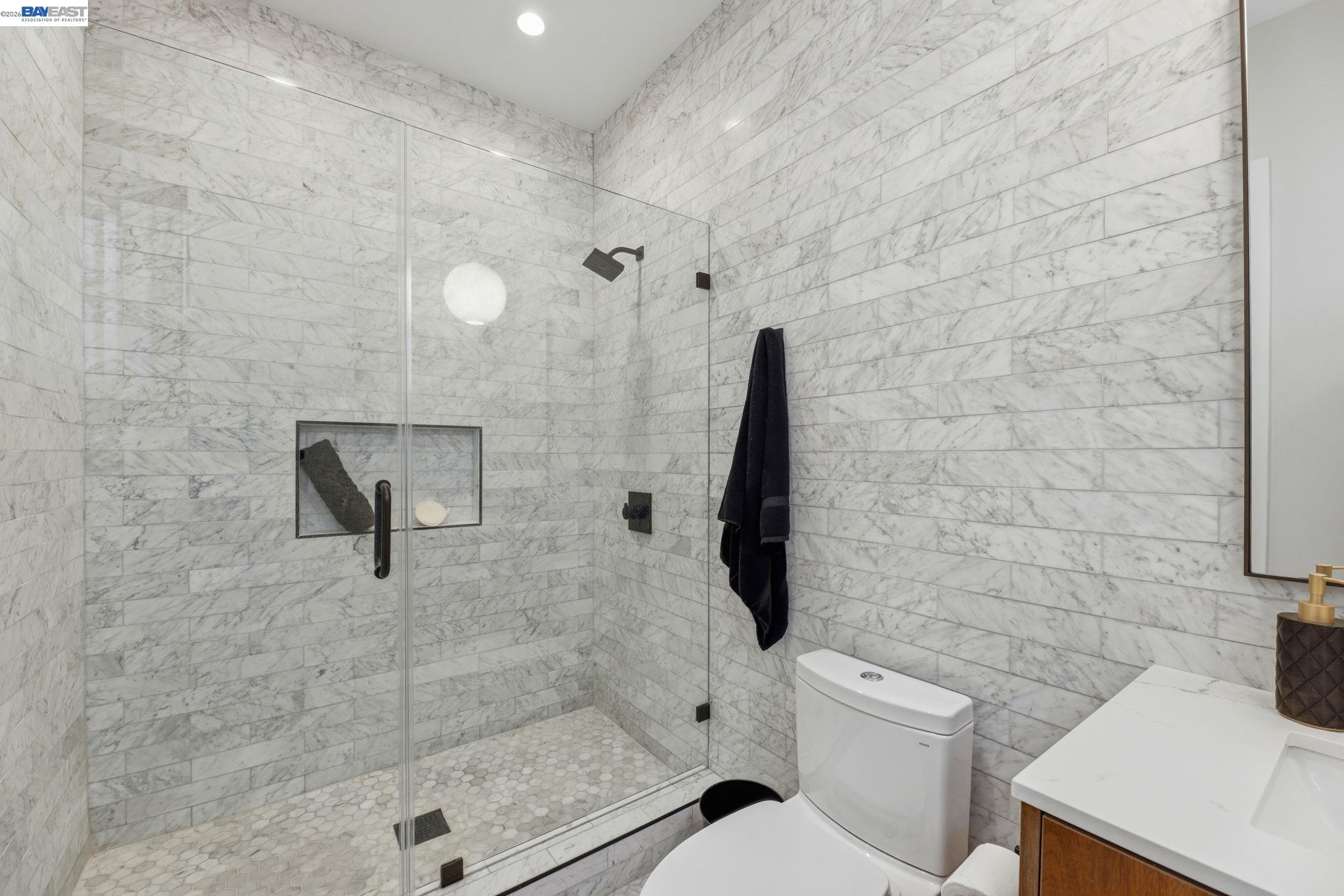 Detail Gallery Image 31 of 44 For 1841 Vine St, Berkeley,  CA 94703 - 5 Beds | 3 Baths