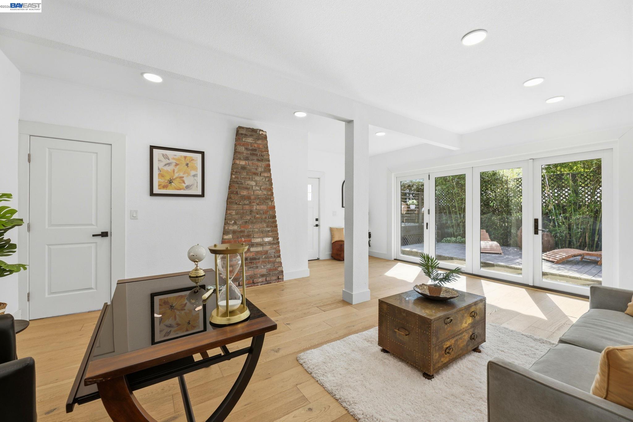 Detail Gallery Image 41 of 44 For 1841 Vine St, Berkeley,  CA 94703 - 5 Beds | 3 Baths