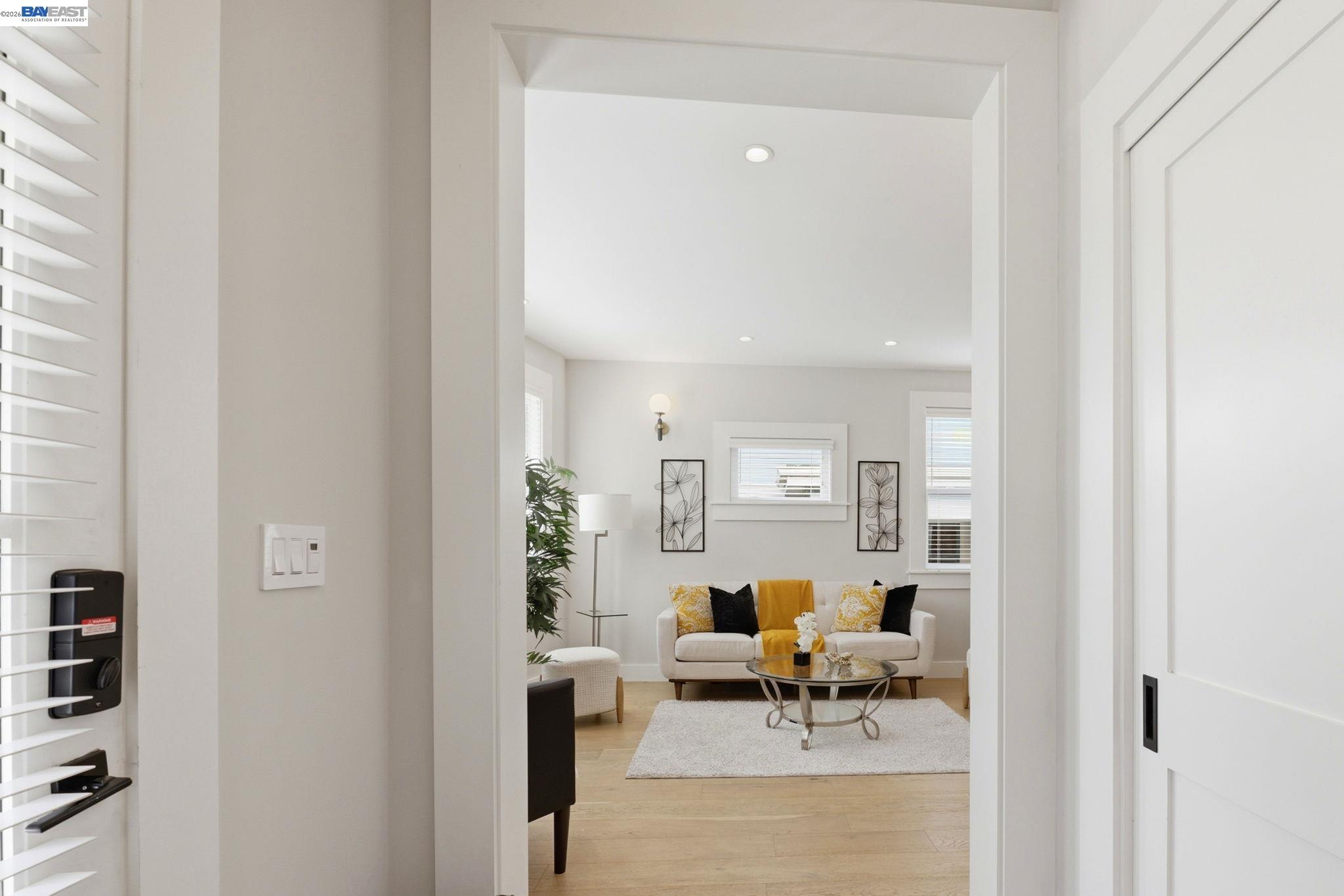 Detail Gallery Image 7 of 44 For 1841 Vine St, Berkeley,  CA 94703 - 5 Beds | 3 Baths