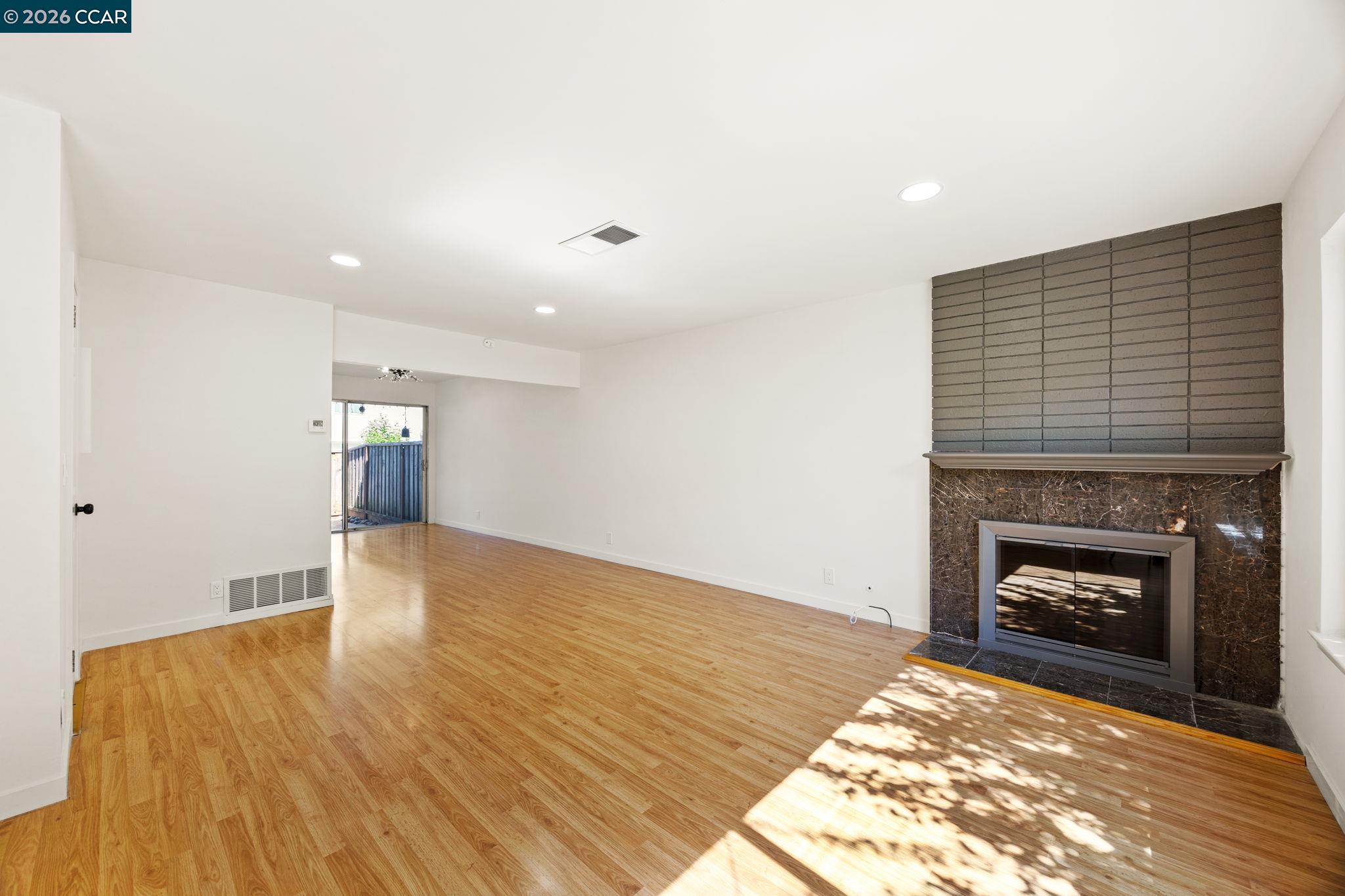 Detail Gallery Image 12 of 29 For 36 Miramonte Dr, Moraga,  CA 94556 - 2 Beds | 1/1 Baths