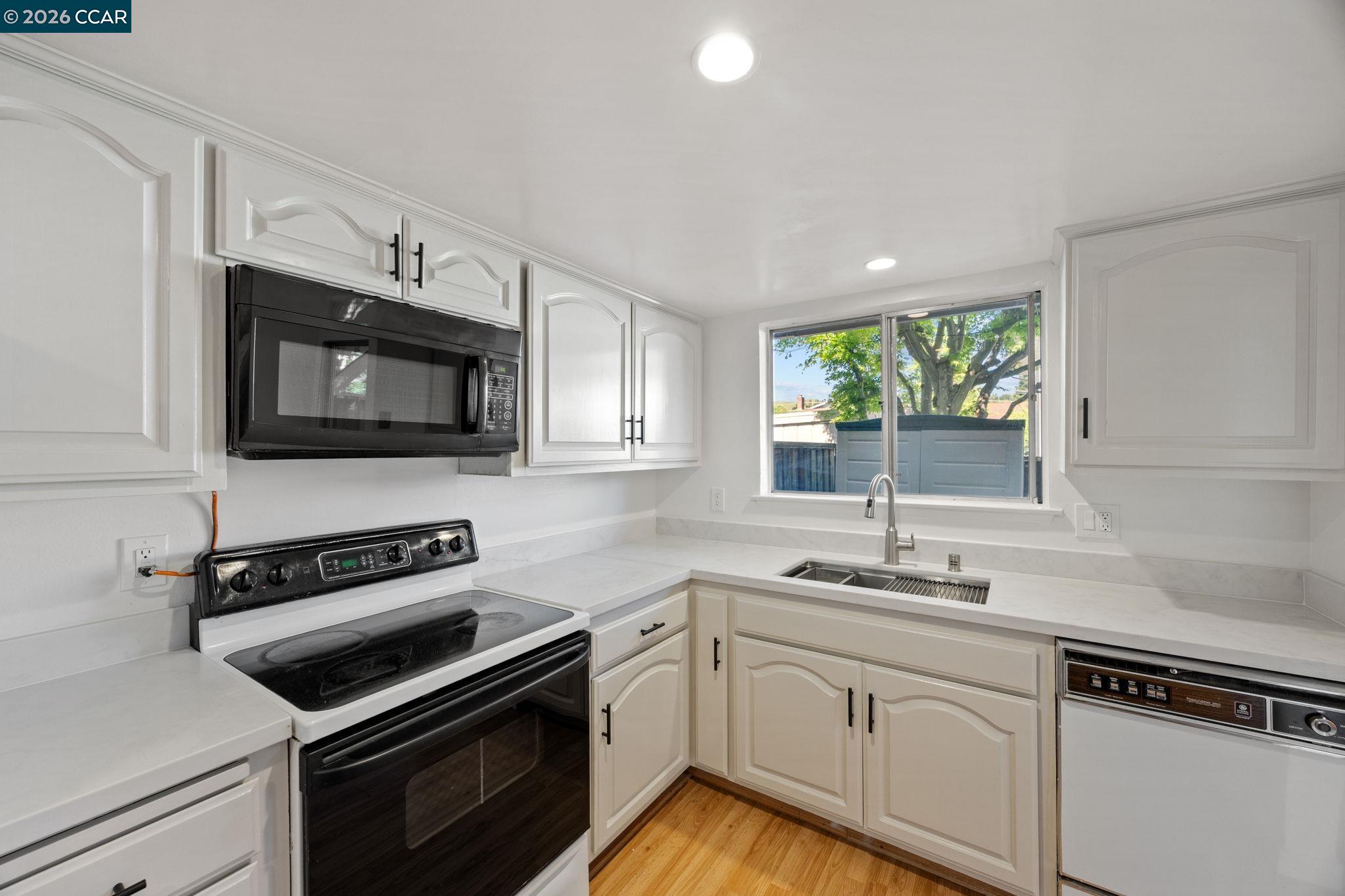 Photo #14: 41129968 Listing: Photo #14