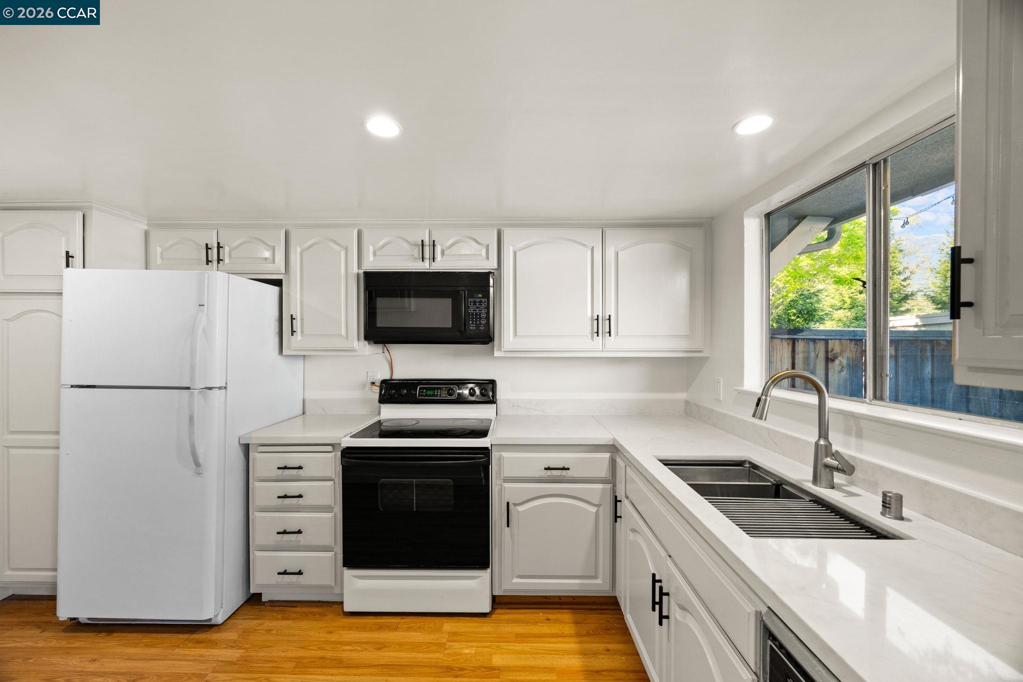 Detail Gallery Image 15 of 29 For 36 Miramonte Dr, Moraga,  CA 94556 - 2 Beds | 1/1 Baths