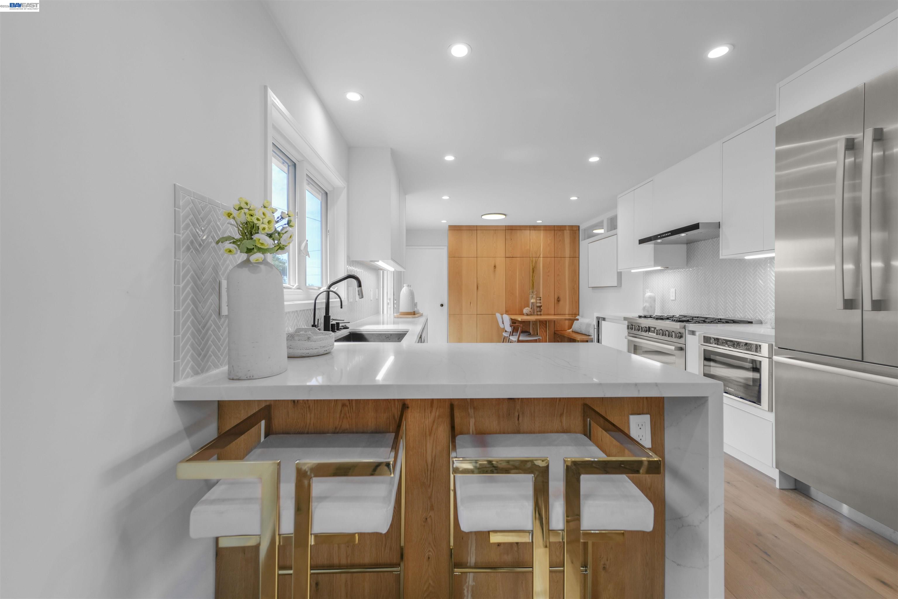 Detail Gallery Image 27 of 60 For 3740 Sky Ct, San Mateo,  CA 94403 - 3 Beds | 2 Baths