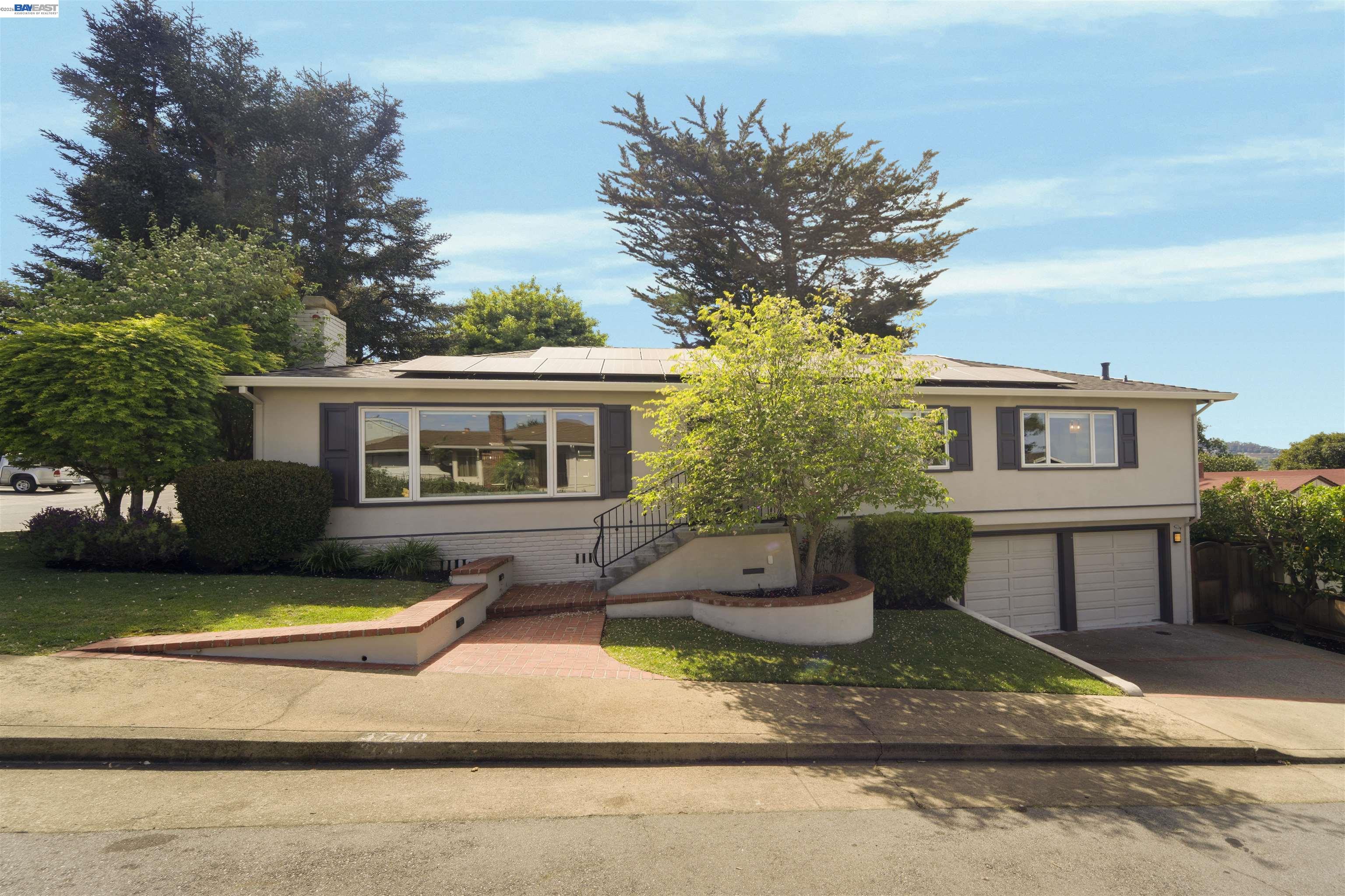 Detail Gallery Image 5 of 60 For 3740 Sky Ct, San Mateo,  CA 94403 - 3 Beds | 2 Baths