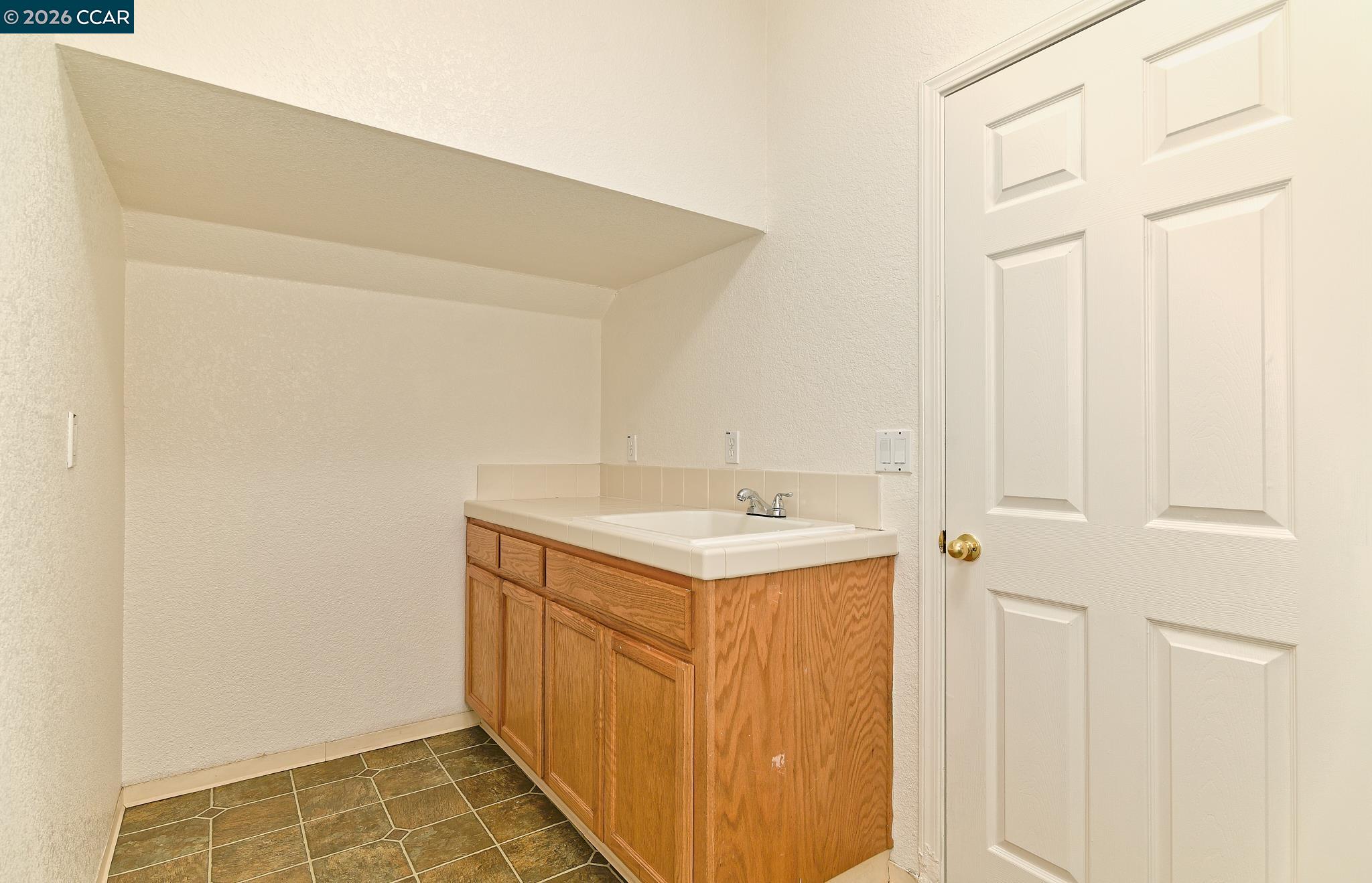 Detail Gallery Image 23 of 36 For 536 Pestana Ave, Manteca,  CA 95336 - 5 Beds | 3 Baths