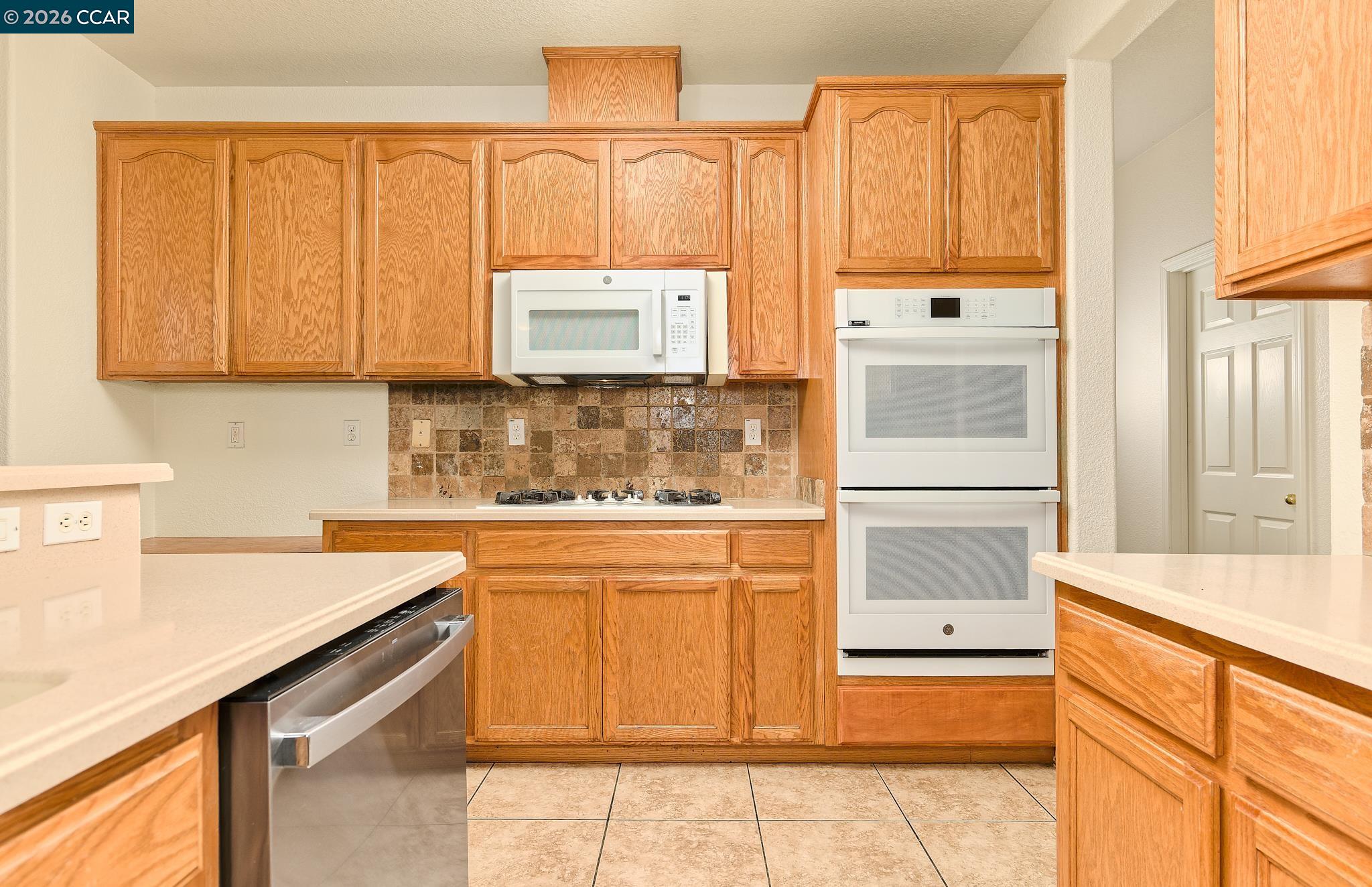 Detail Gallery Image 4 of 36 For 536 Pestana Ave, Manteca,  CA 95336 - 5 Beds | 3 Baths