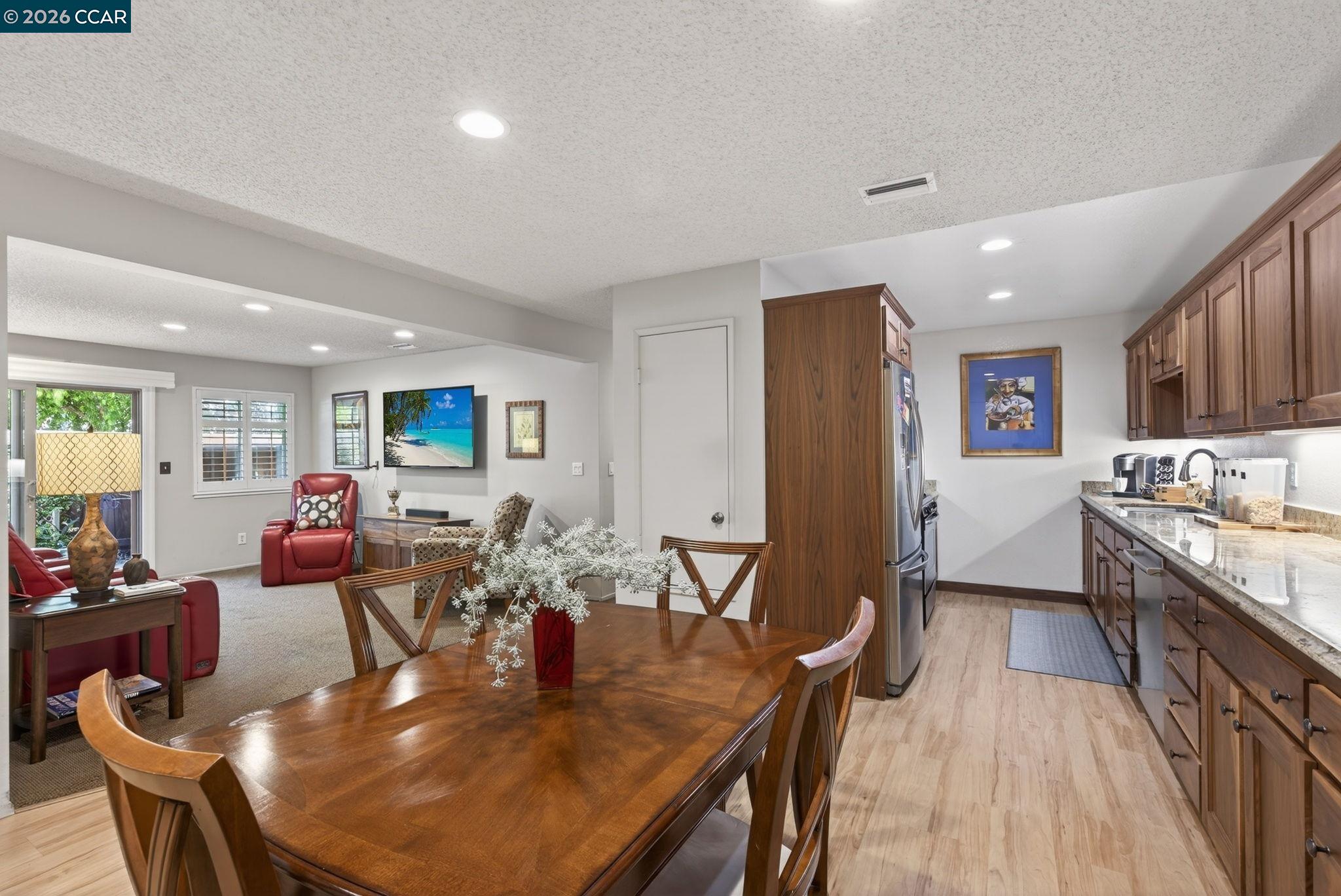 Photo #6: 41129978 Listing: Photo #6