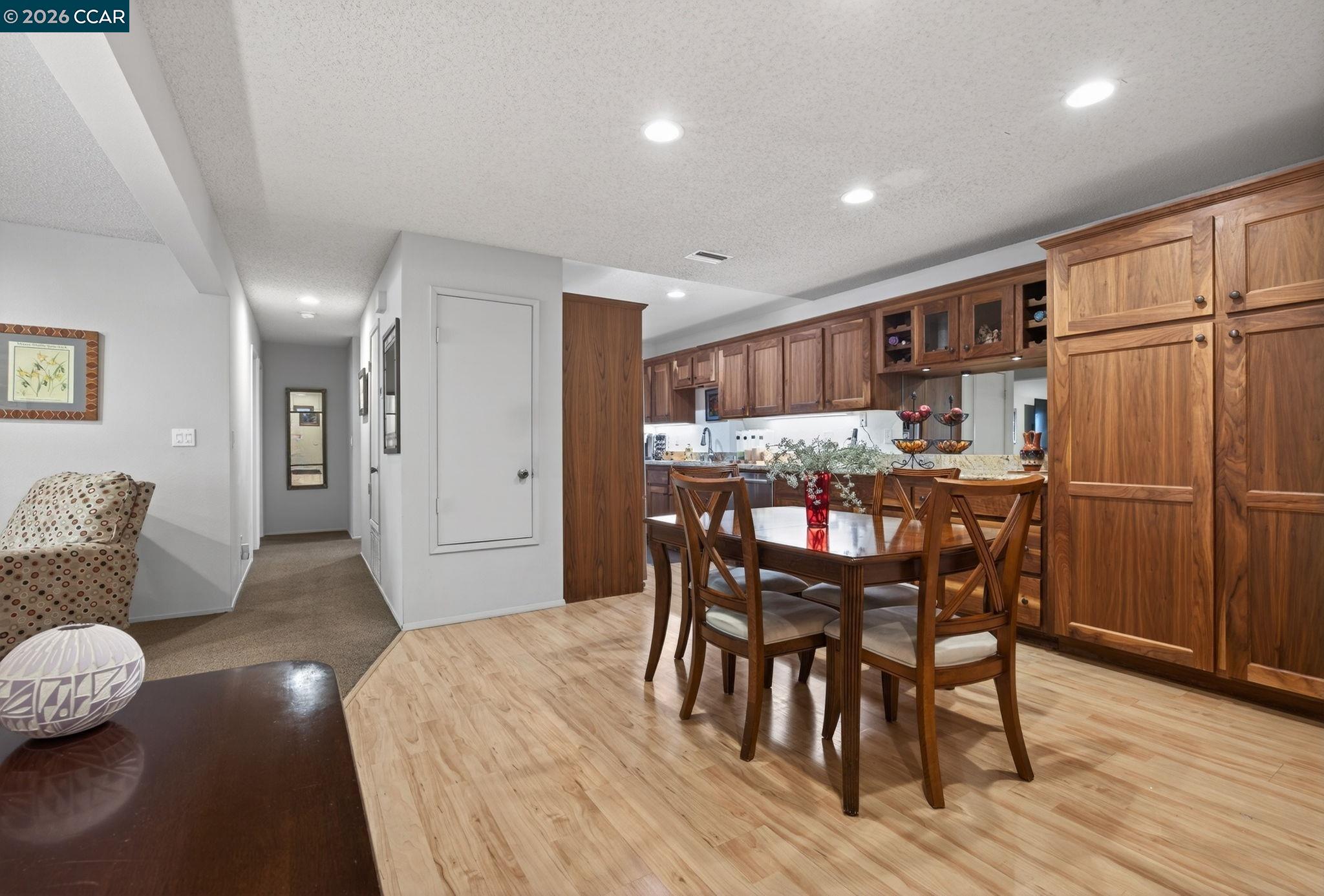 Photo #7: 41129978 Listing: Photo #7