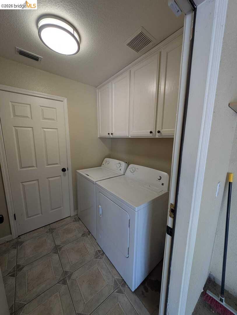 Detail Gallery Image 9 of 22 For 6529 Brook Hollow Cir, Stockton,  CA 95219 - 5 Beds | 3/1 Baths