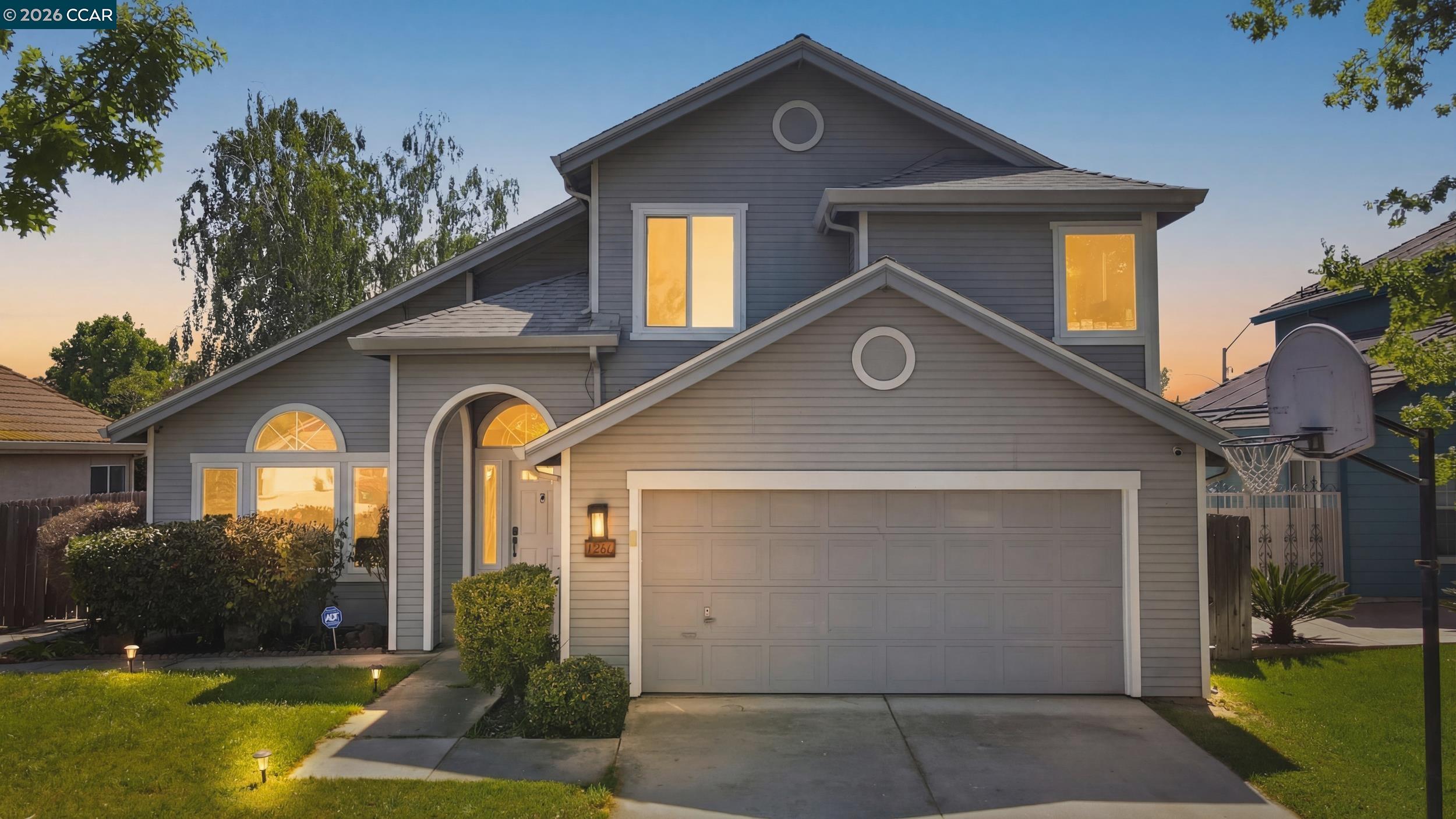 Detail Gallery Image 1 of 43 For 1980 Harvest Landing Court, Tracy,  CA 95376 - 3 Beds | 2/1 Baths