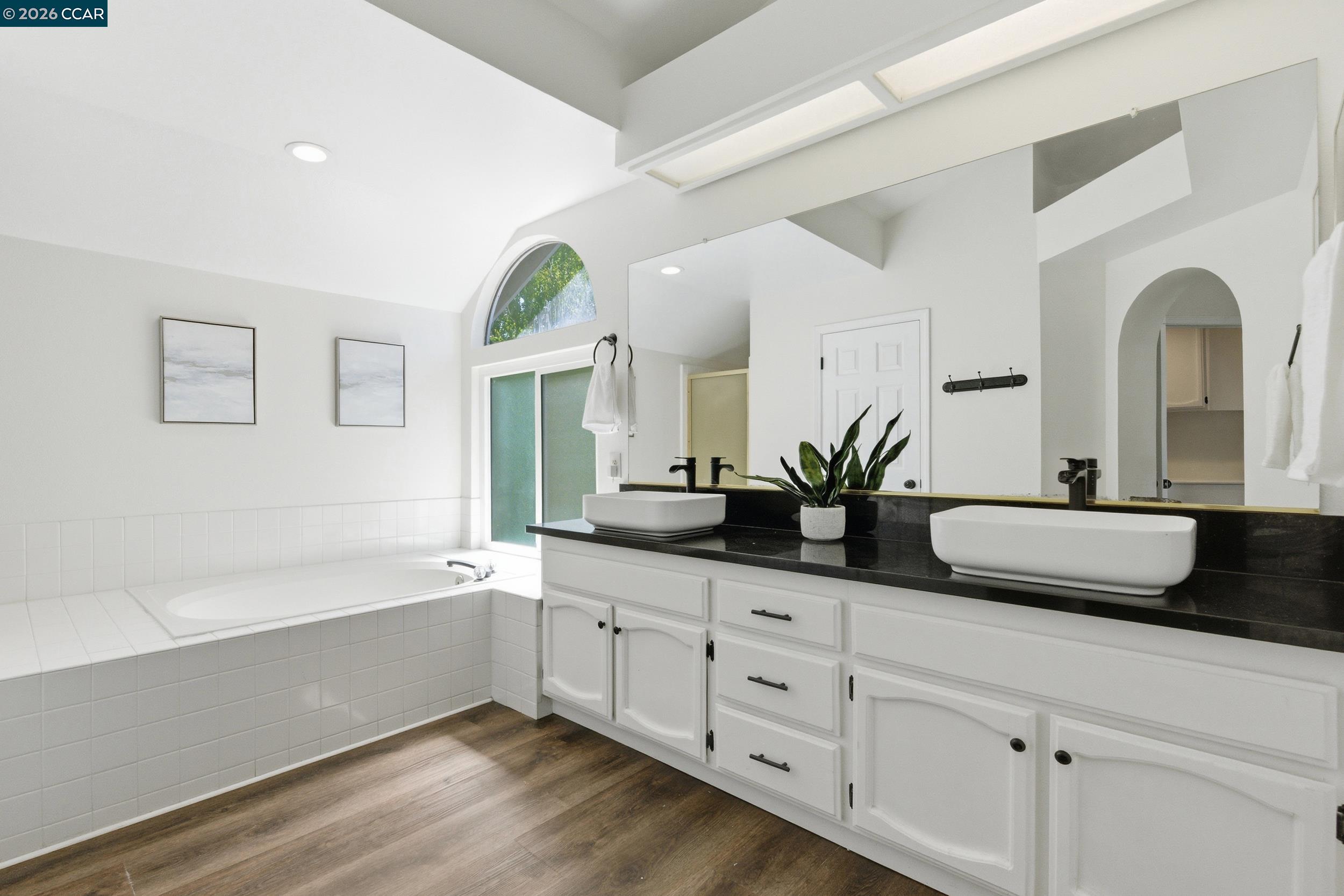 Detail Gallery Image 15 of 43 For 1980 Harvest Landing Court, Tracy,  CA 95376 - 3 Beds | 2/1 Baths