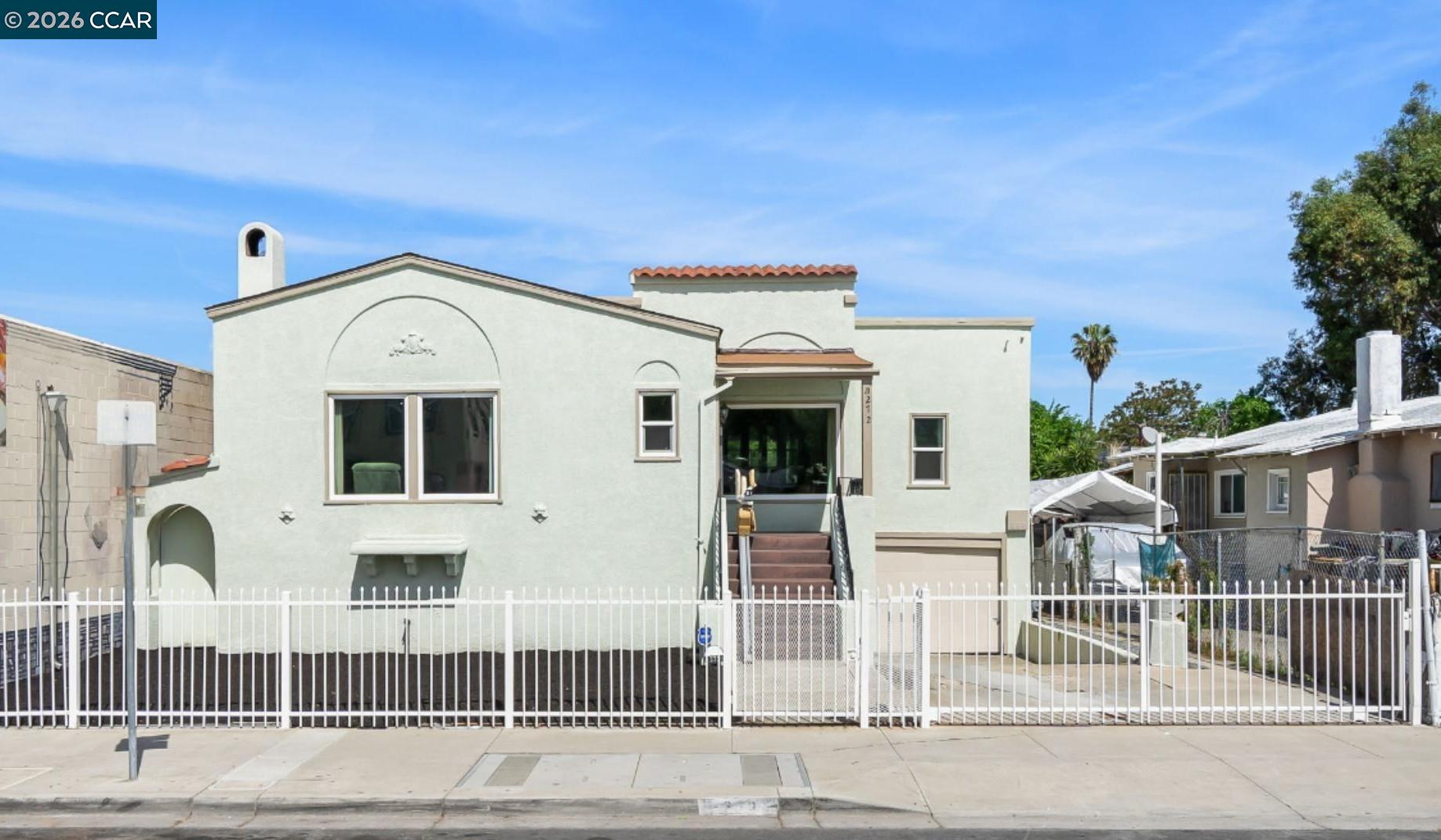 Detail Gallery Image 2 of 31 For 272 W 10th St, Pittsburg,  CA 94565 - 3 Beds | 1 Baths