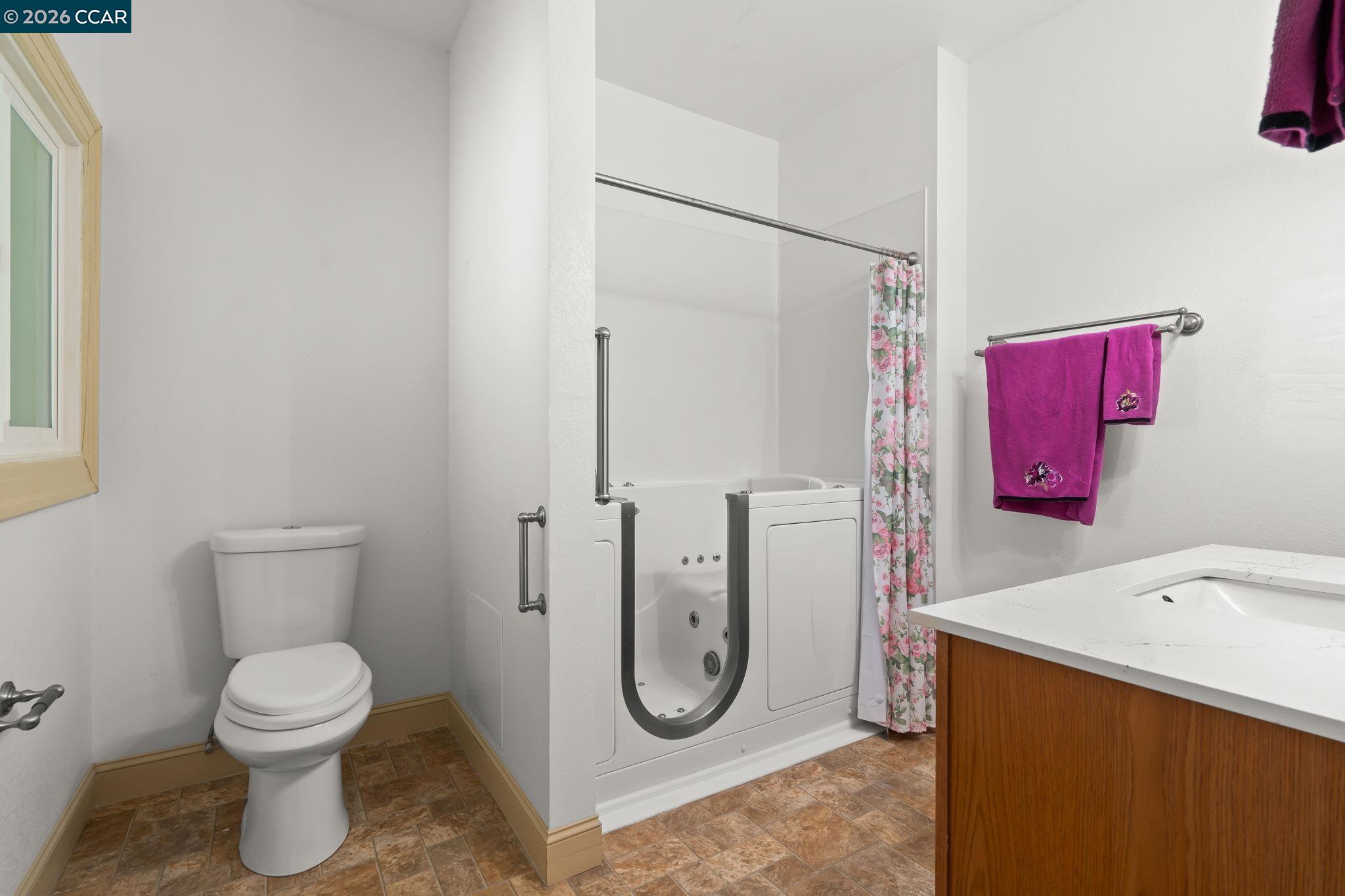 Detail Gallery Image 25 of 31 For 272 W 10th St, Pittsburg,  CA 94565 - 3 Beds | 1 Baths