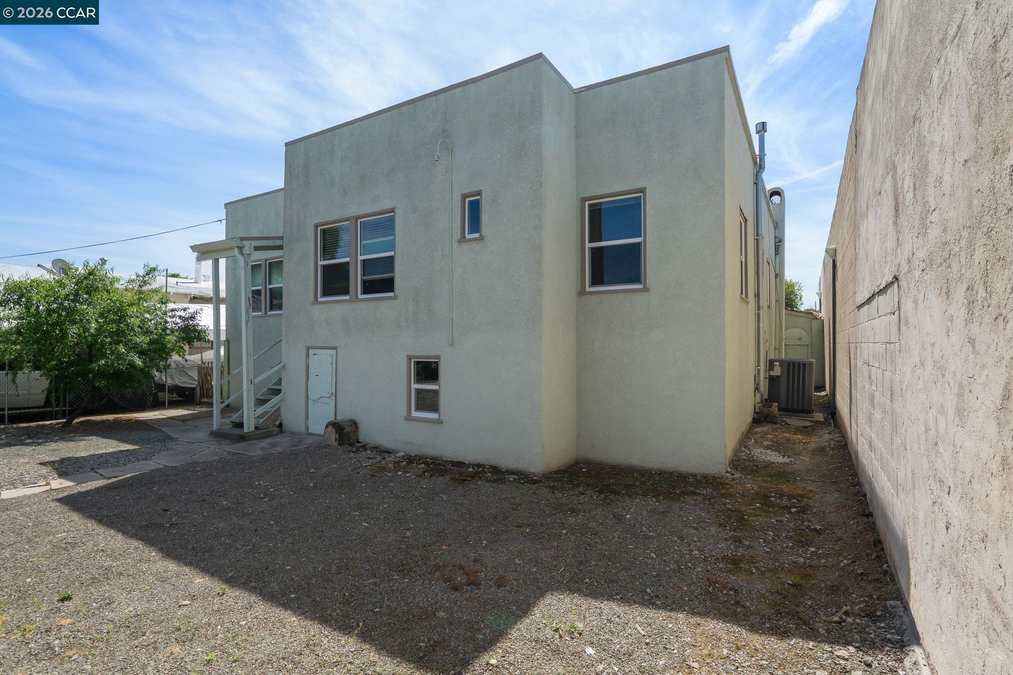 Detail Gallery Image 30 of 31 For 272 W 10th St, Pittsburg,  CA 94565 - 3 Beds | 1 Baths