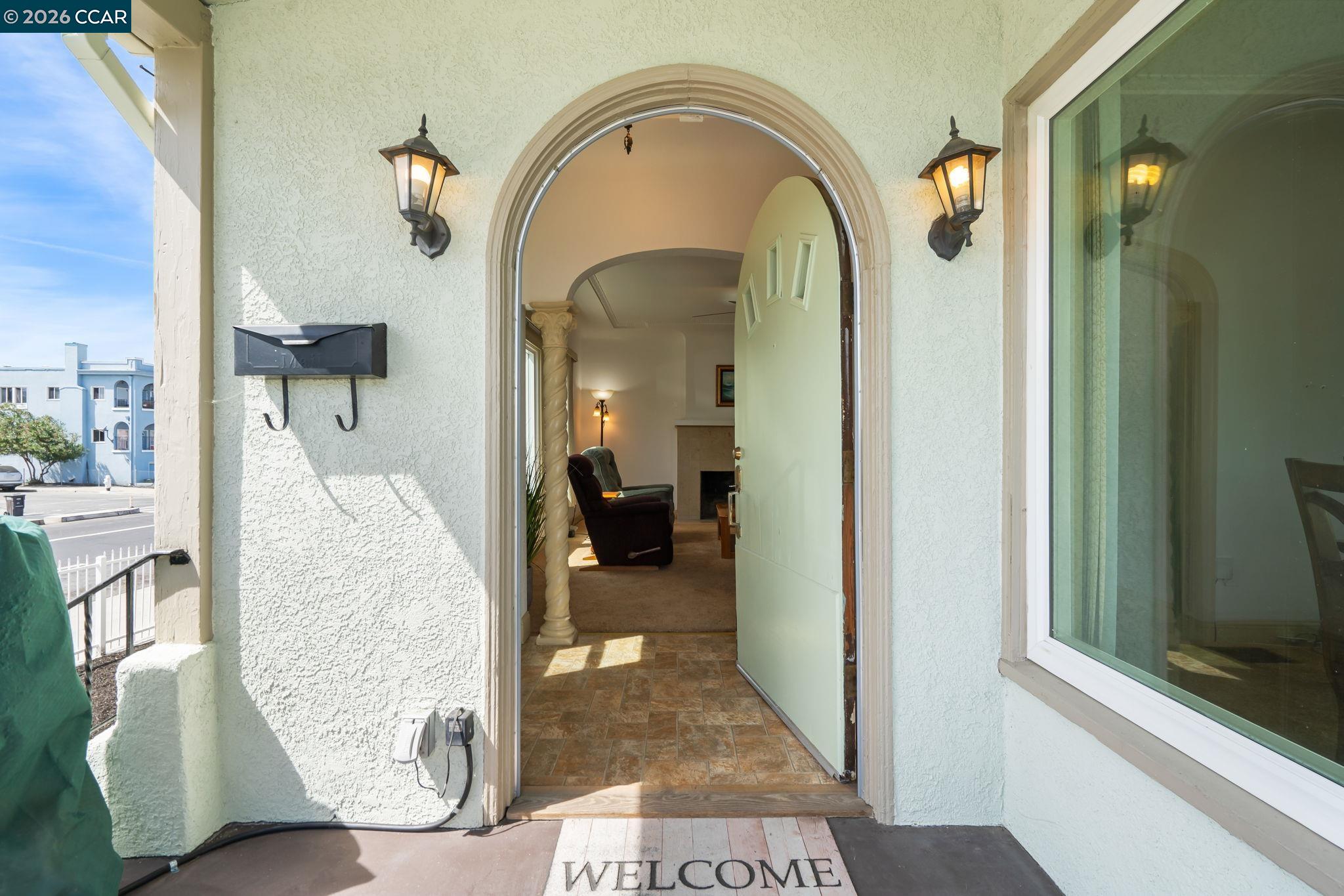 Detail Gallery Image 6 of 31 For 272 W 10th St, Pittsburg,  CA 94565 - 3 Beds | 1 Baths