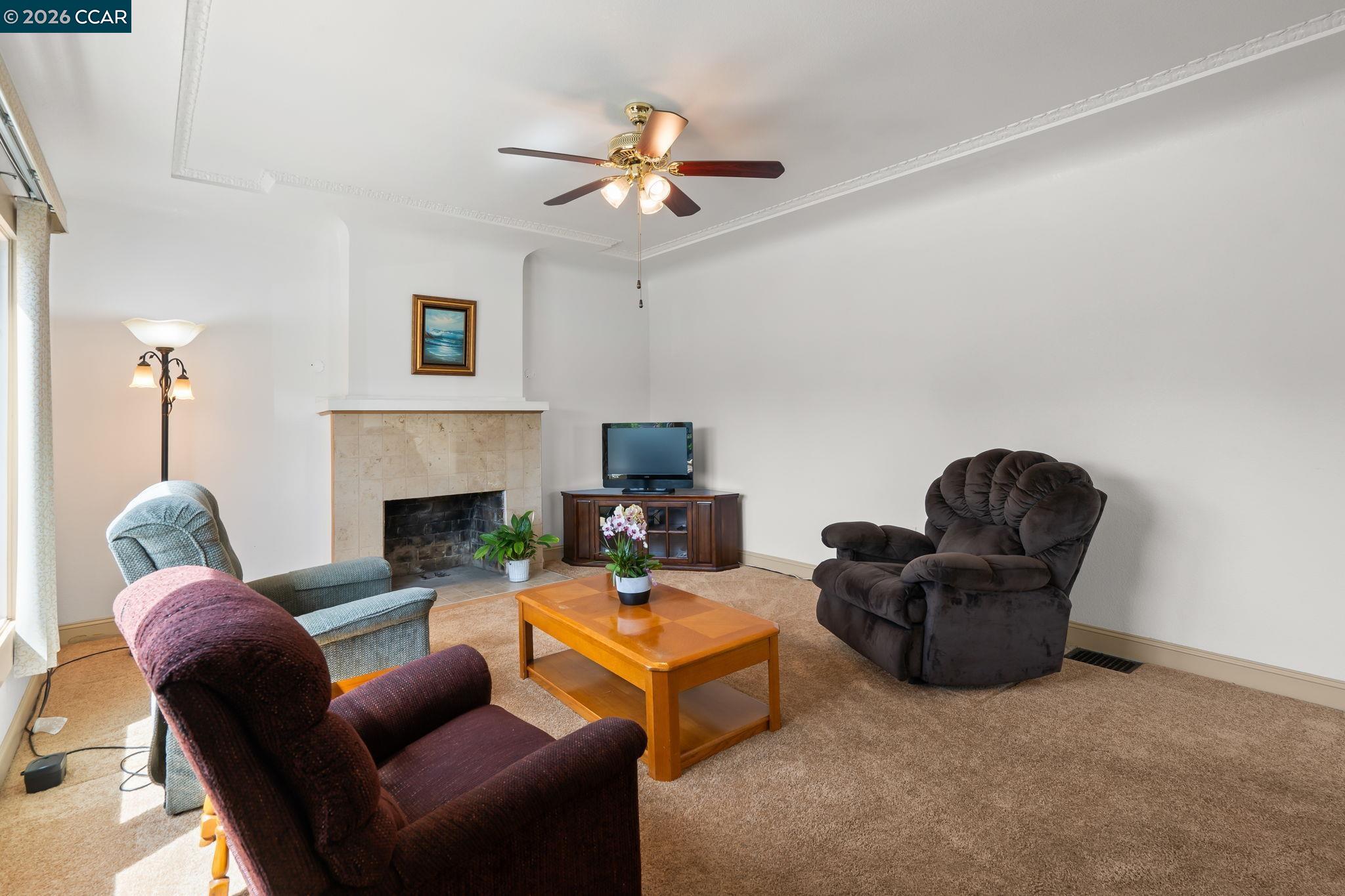 Detail Gallery Image 8 of 31 For 272 W 10th St, Pittsburg,  CA 94565 - 3 Beds | 1 Baths