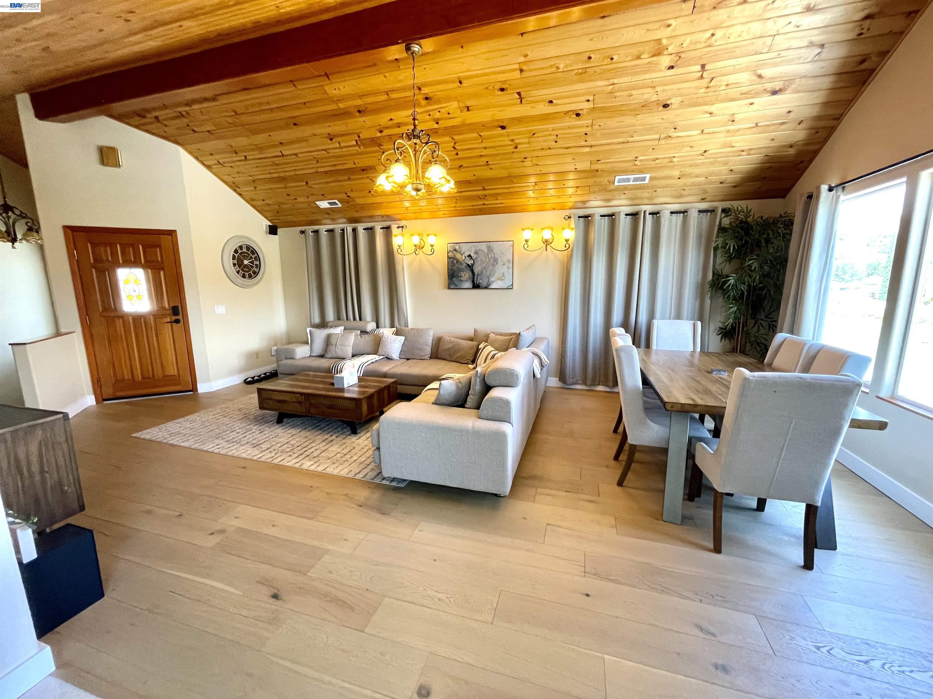 Detail Gallery Image 4 of 16 For 668 Keys Blvd., Clearlake Oaks,  CA 95423 - 3 Beds | 2 Baths