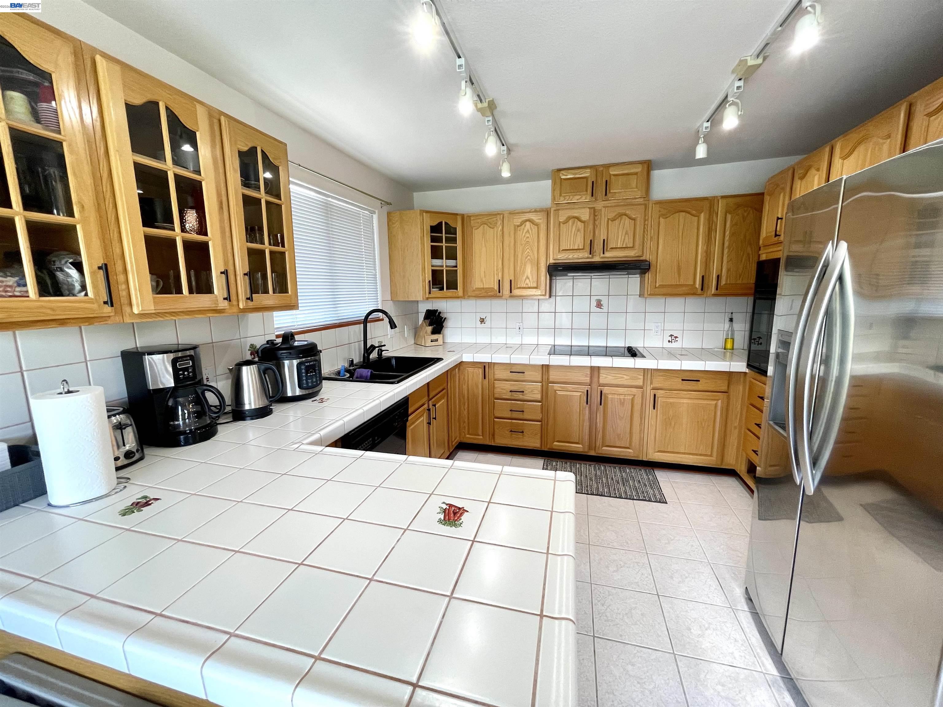 Detail Gallery Image 6 of 16 For 668 Keys Blvd., Clearlake Oaks,  CA 95423 - 3 Beds | 2 Baths