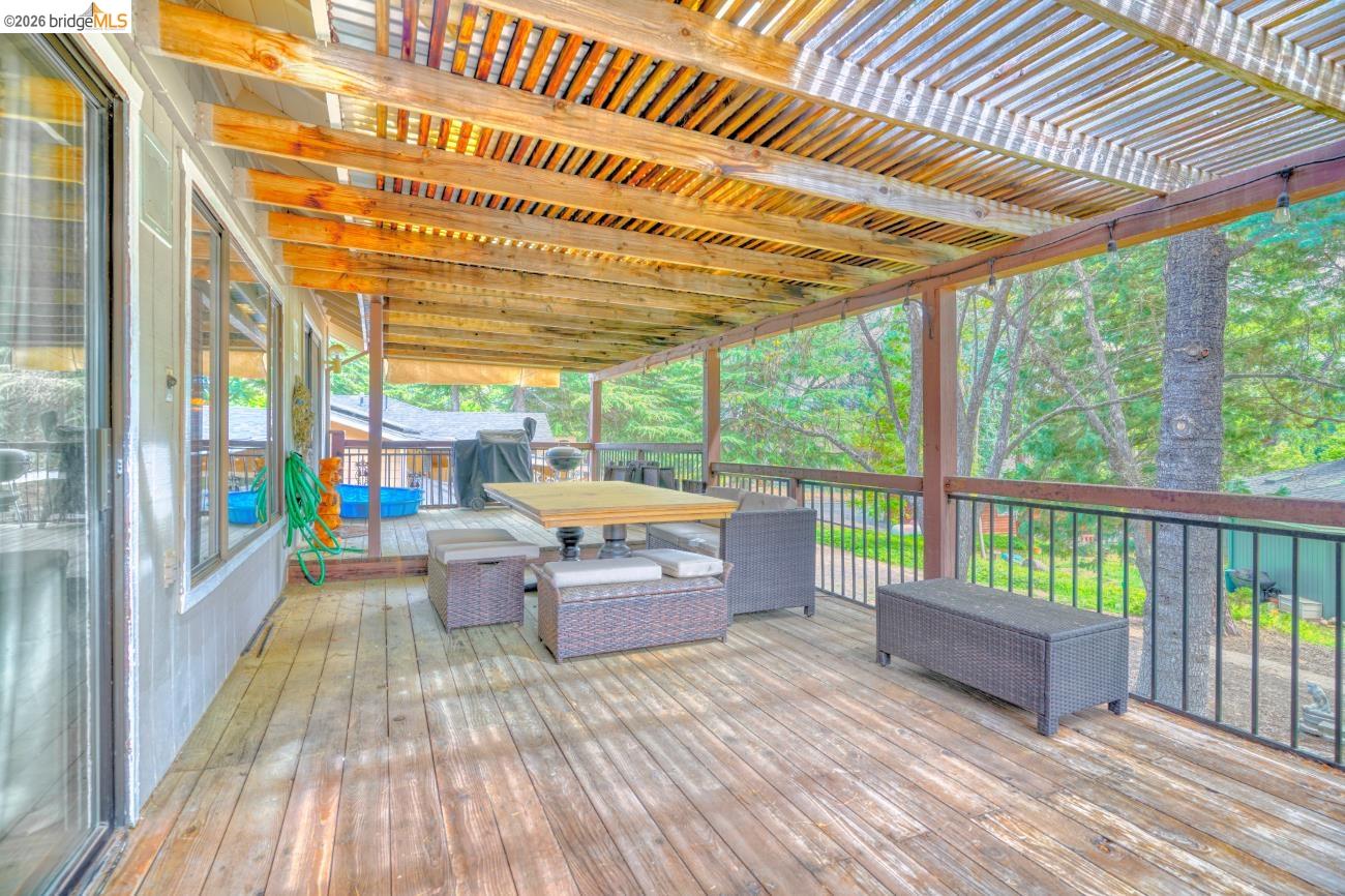 Detail Gallery Image 2 of 20 For 12689 Mount Jefferson, Groveland,  CA 95321-9356 - 3 Beds | 2 Baths