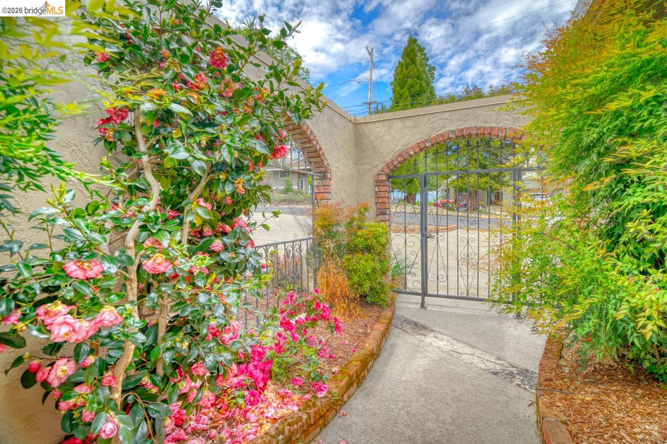 Detail Gallery Image 7 of 20 For 12689 Mount Jefferson, Groveland,  CA 95321-9356 - 3 Beds | 2 Baths