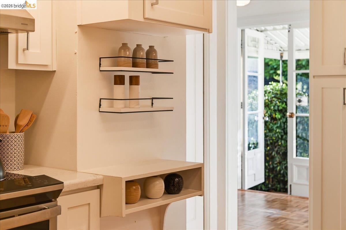 35 Ross Cir, Oakland, CA, 94618