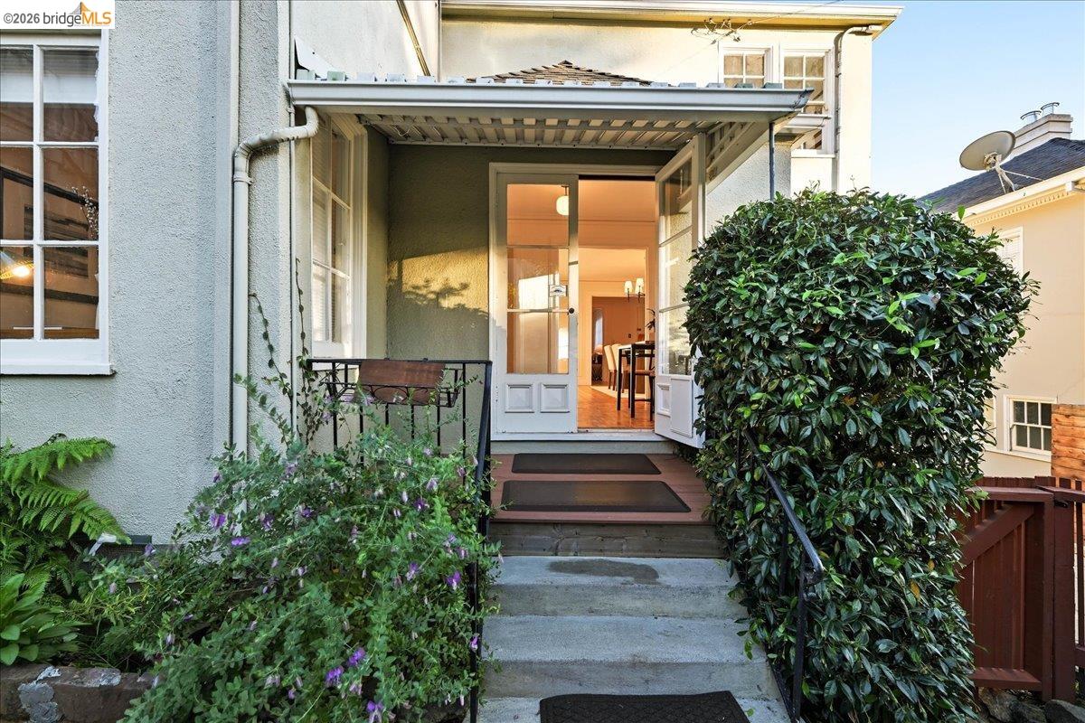 35 Ross Cir, Oakland, CA, 94618