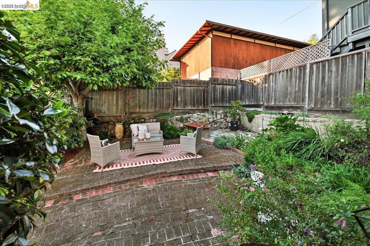 35 Ross Cir, Oakland, CA, 94618