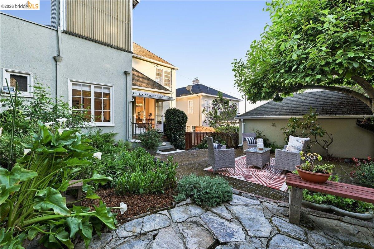 35 Ross Cir, Oakland, CA, 94618