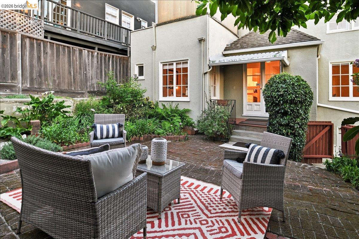 35 Ross Cir, Oakland, CA, 94618