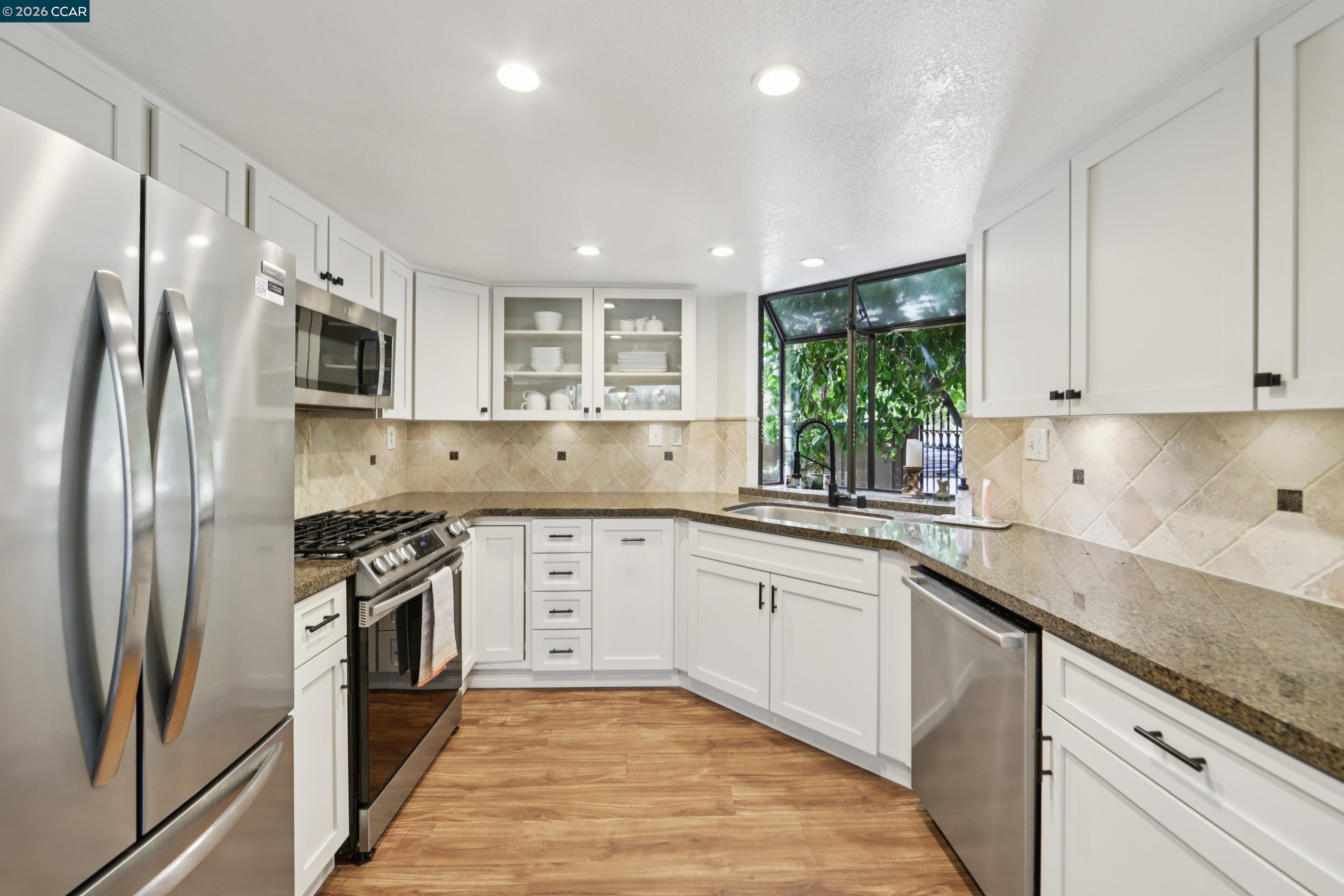 Detail Gallery Image 12 of 37 For 1164 Tiffany Ln, Pleasanton,  CA 94566 - 3 Beds | 2/1 Baths