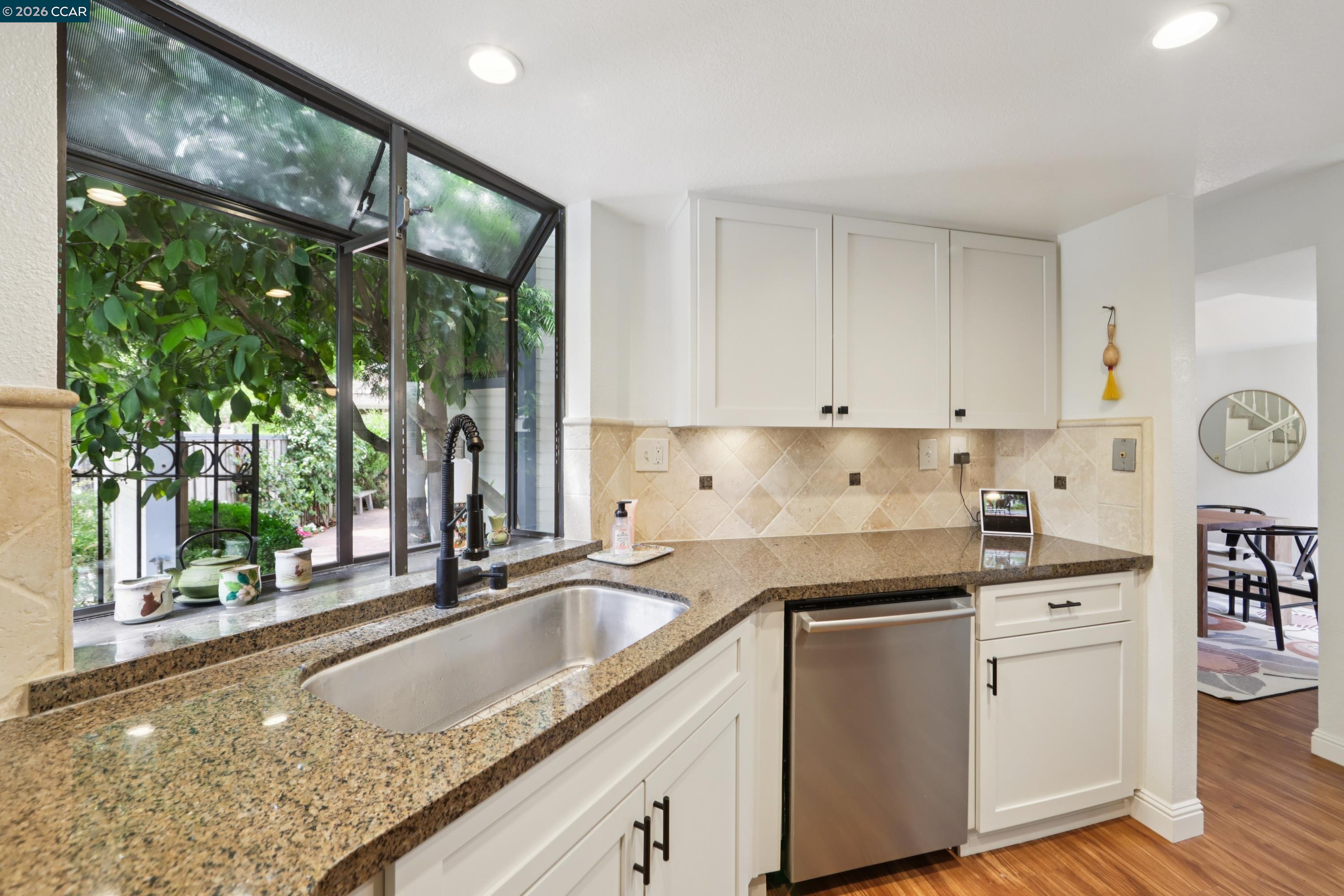 Detail Gallery Image 13 of 37 For 1164 Tiffany Ln, Pleasanton,  CA 94566 - 3 Beds | 2/1 Baths