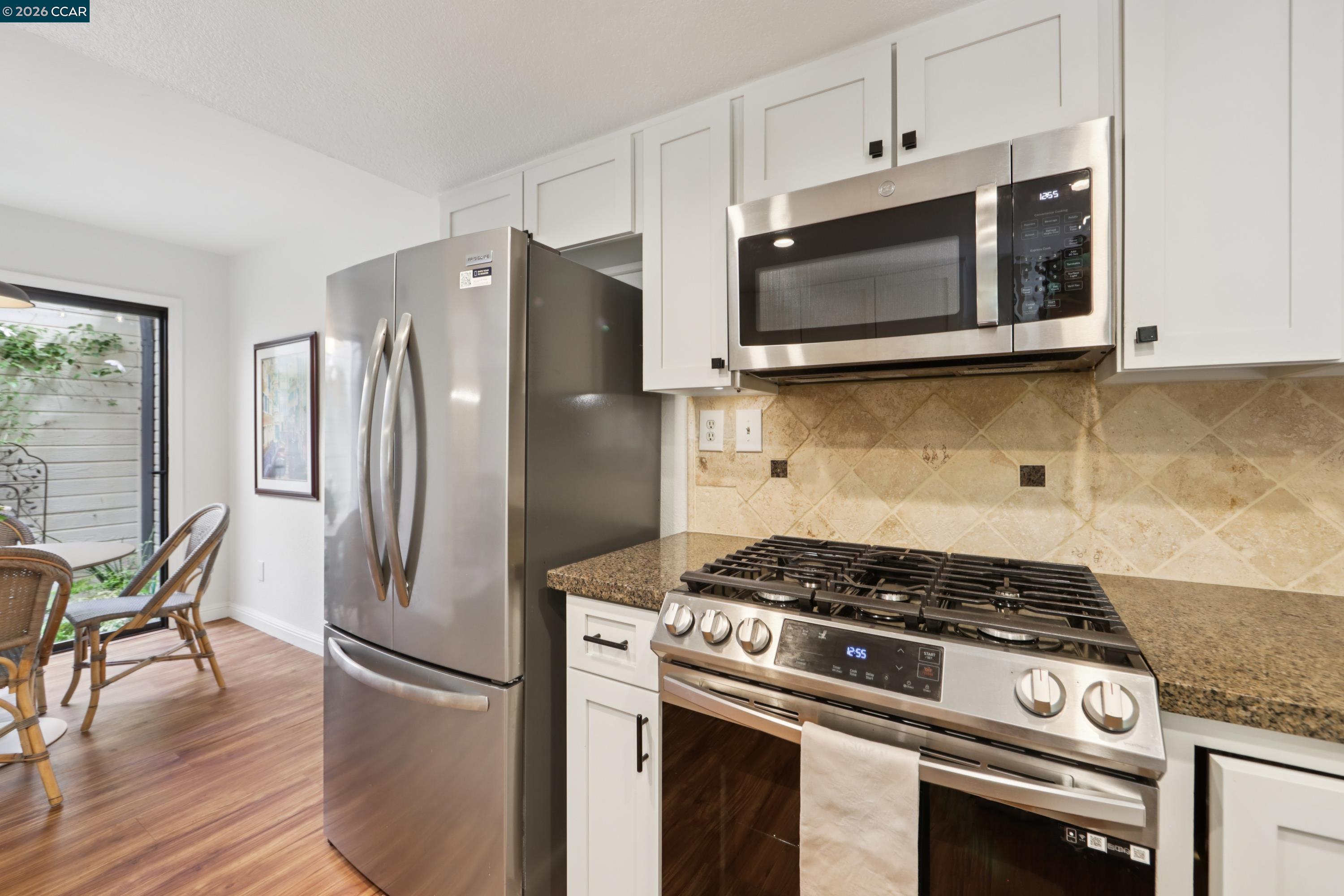 Detail Gallery Image 14 of 37 For 1164 Tiffany Ln, Pleasanton,  CA 94566 - 3 Beds | 2/1 Baths