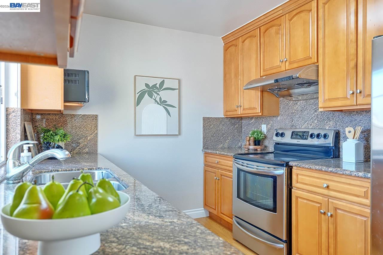 Detail Gallery Image 12 of 39 For 4291 Polaris Ave, Union City,  CA 94587 - 4 Beds | 2/1 Baths