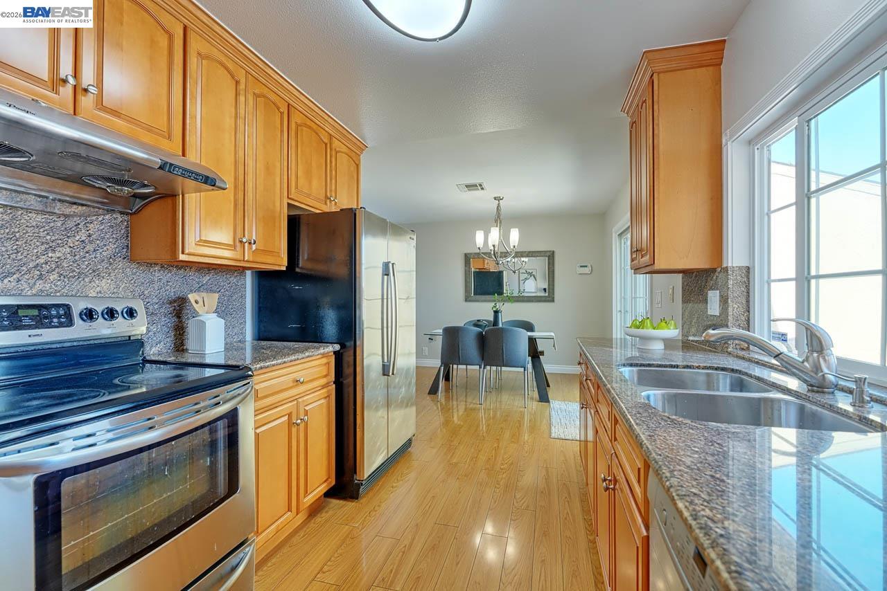 Detail Gallery Image 13 of 39 For 4291 Polaris Ave, Union City,  CA 94587 - 4 Beds | 2/1 Baths