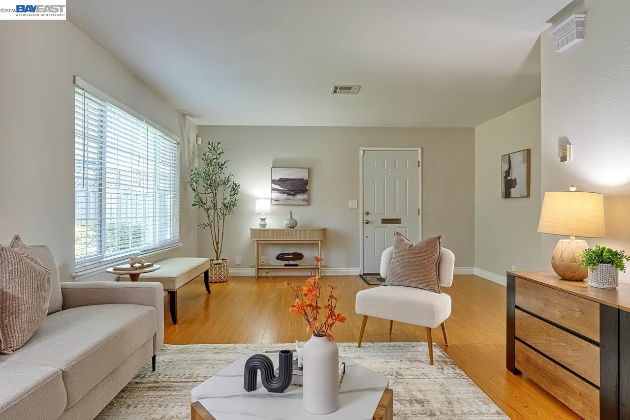 Detail Gallery Image 4 of 39 For 4291 Polaris Ave, Union City,  CA 94587 - 4 Beds | 2/1 Baths