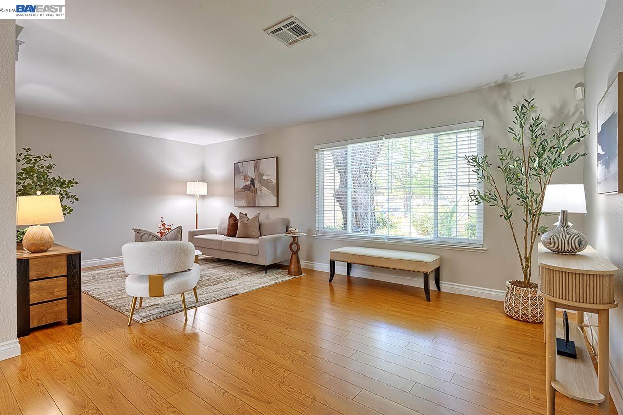 Detail Gallery Image 6 of 39 For 4291 Polaris Ave, Union City,  CA 94587 - 4 Beds | 2/1 Baths