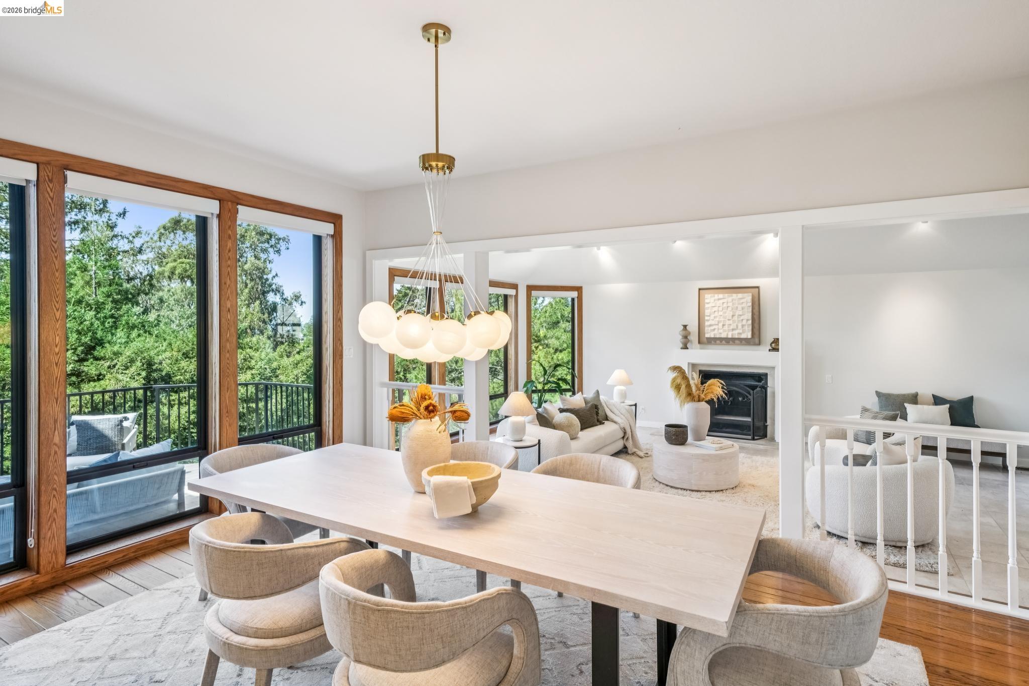 Detail Gallery Image 14 of 60 For 6277 Wood Dr, Oakland,  CA 94611 - 5 Beds | 5/2 Baths