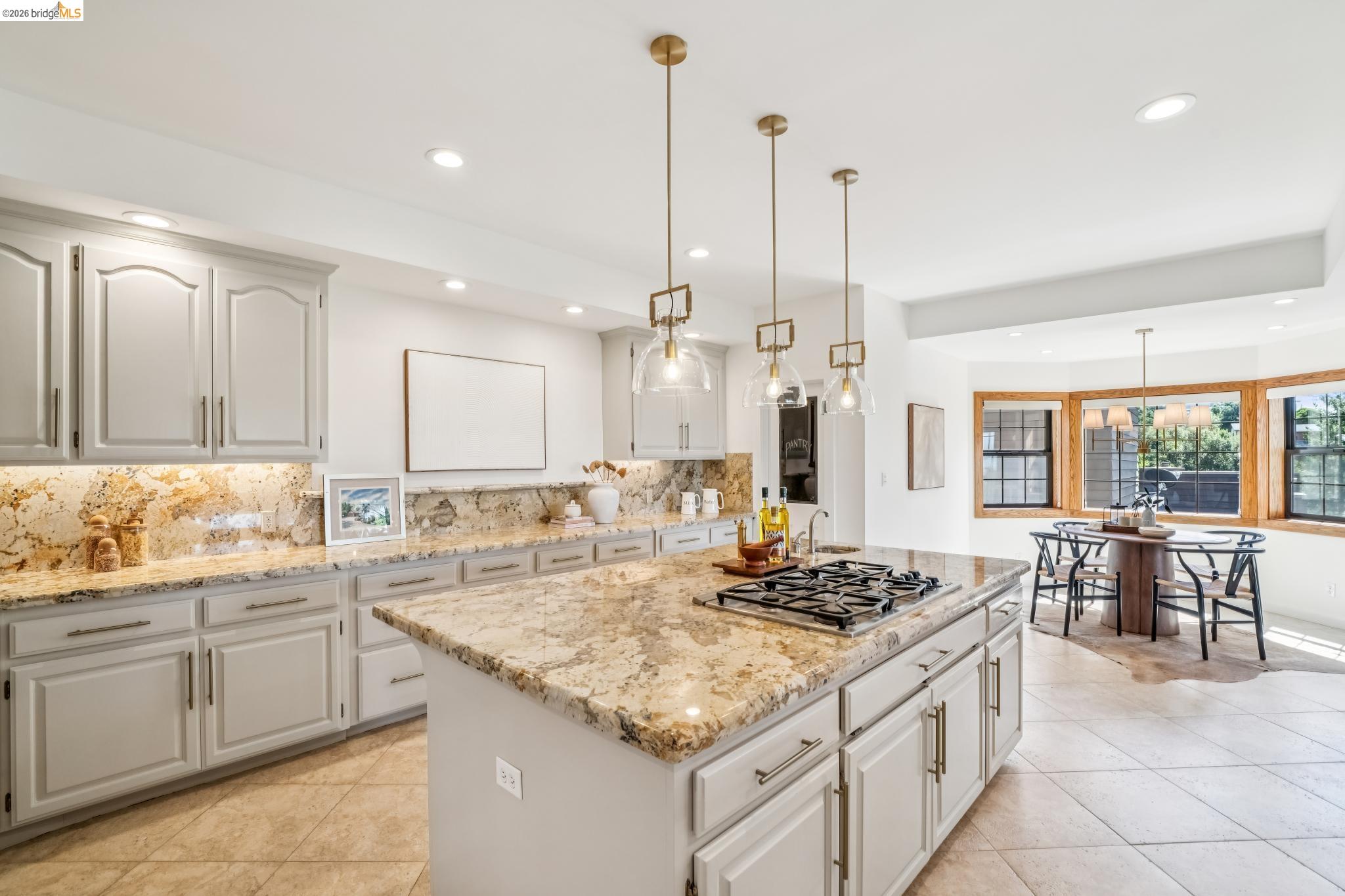 Detail Gallery Image 17 of 60 For 6277 Wood Dr, Oakland,  CA 94611 - 5 Beds | 5/2 Baths