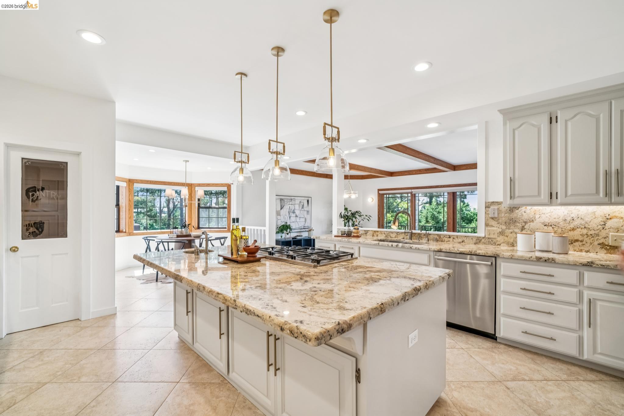 Detail Gallery Image 18 of 60 For 6277 Wood Dr, Oakland,  CA 94611 - 5 Beds | 5/2 Baths