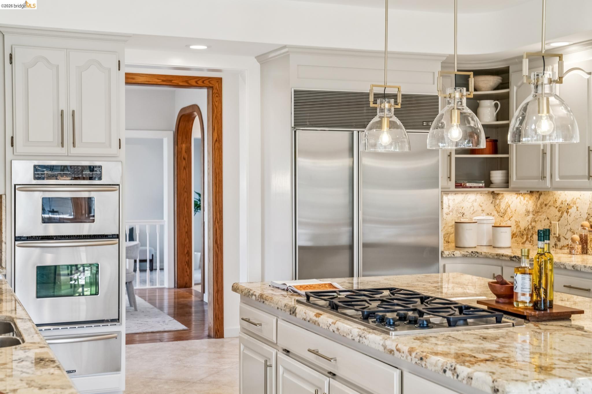 Detail Gallery Image 22 of 60 For 6277 Wood Dr, Oakland,  CA 94611 - 5 Beds | 5/2 Baths