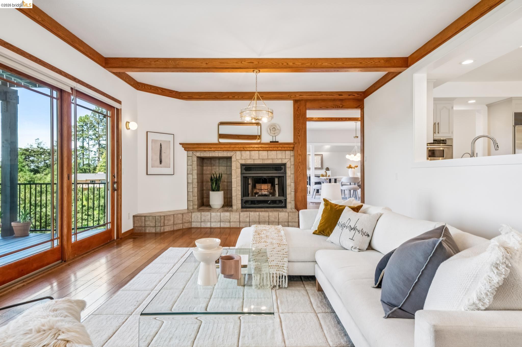 Detail Gallery Image 23 of 60 For 6277 Wood Dr, Oakland,  CA 94611 - 5 Beds | 5/2 Baths