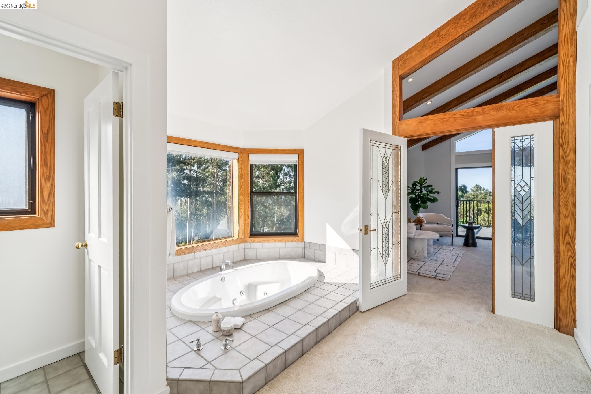 Detail Gallery Image 33 of 60 For 6277 Wood Dr, Oakland,  CA 94611 - 5 Beds | 5/2 Baths