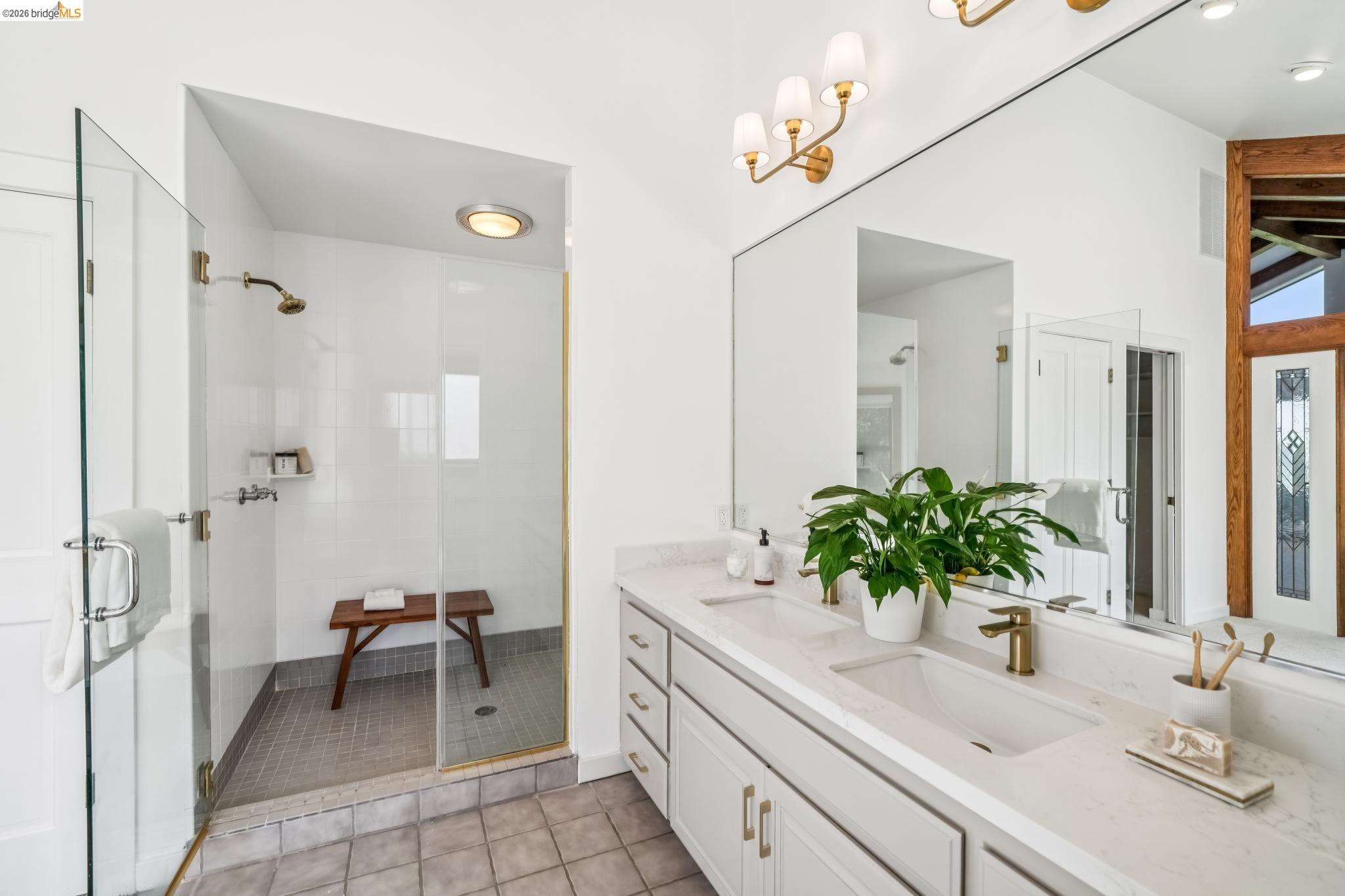 Detail Gallery Image 34 of 60 For 6277 Wood Dr, Oakland,  CA 94611 - 5 Beds | 5/2 Baths