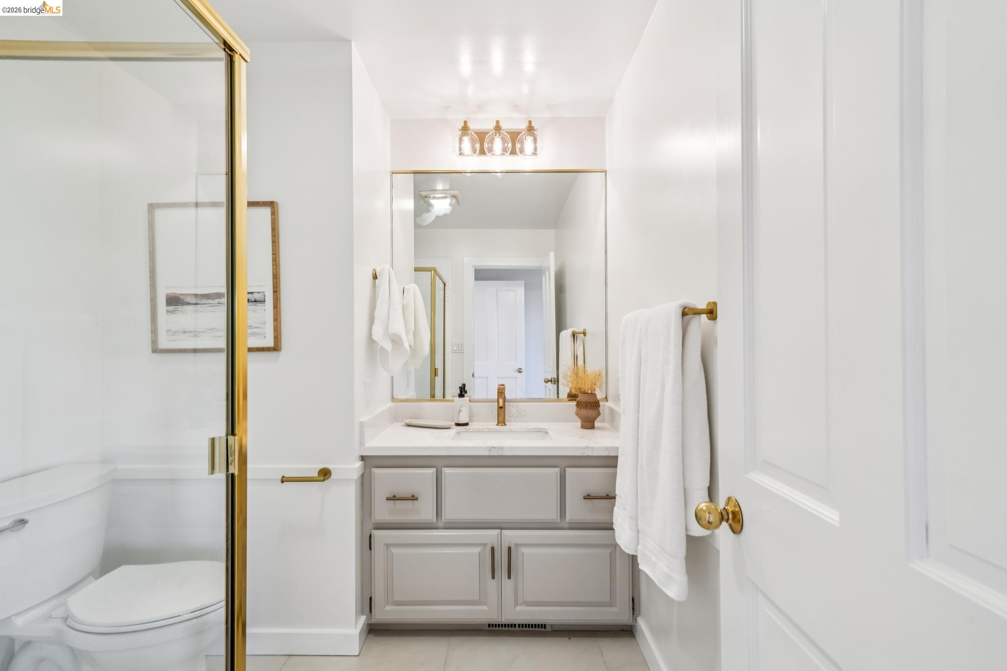 Detail Gallery Image 39 of 60 For 6277 Wood Dr, Oakland,  CA 94611 - 5 Beds | 5/2 Baths