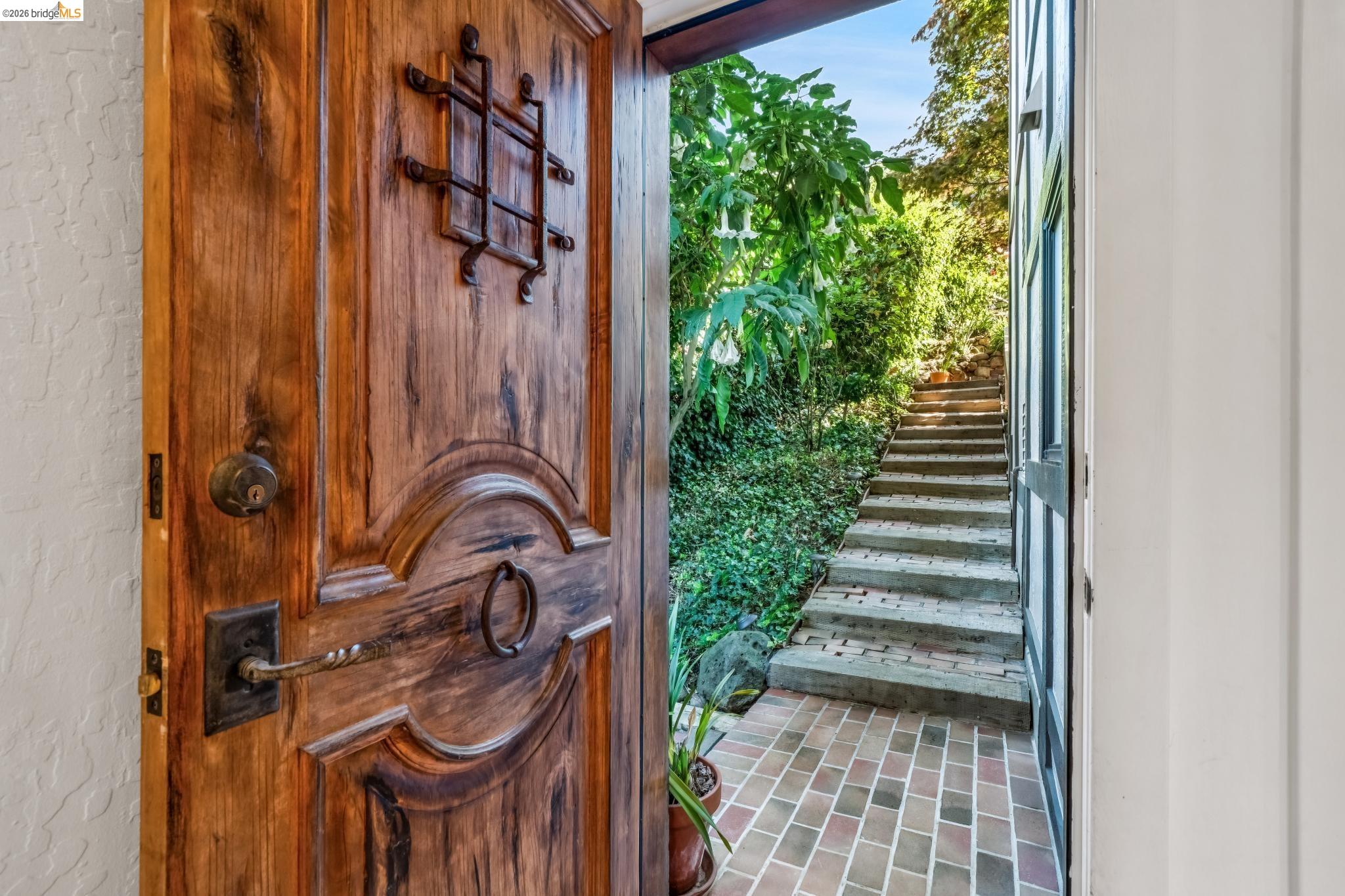 Detail Gallery Image 44 of 60 For 6277 Wood Dr, Oakland,  CA 94611 - 5 Beds | 5/2 Baths